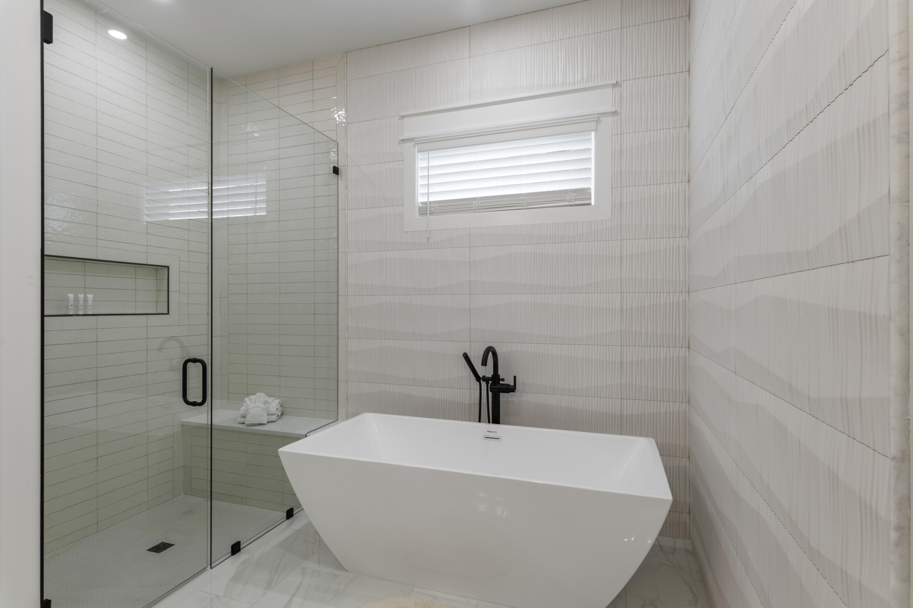 LULLWATER BEACH - Residential