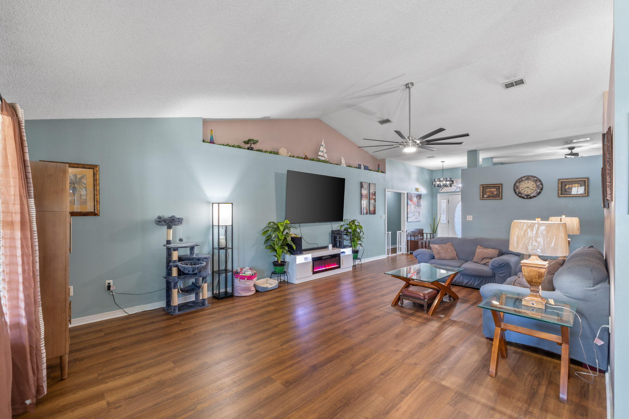 CREETWOODS - Residential