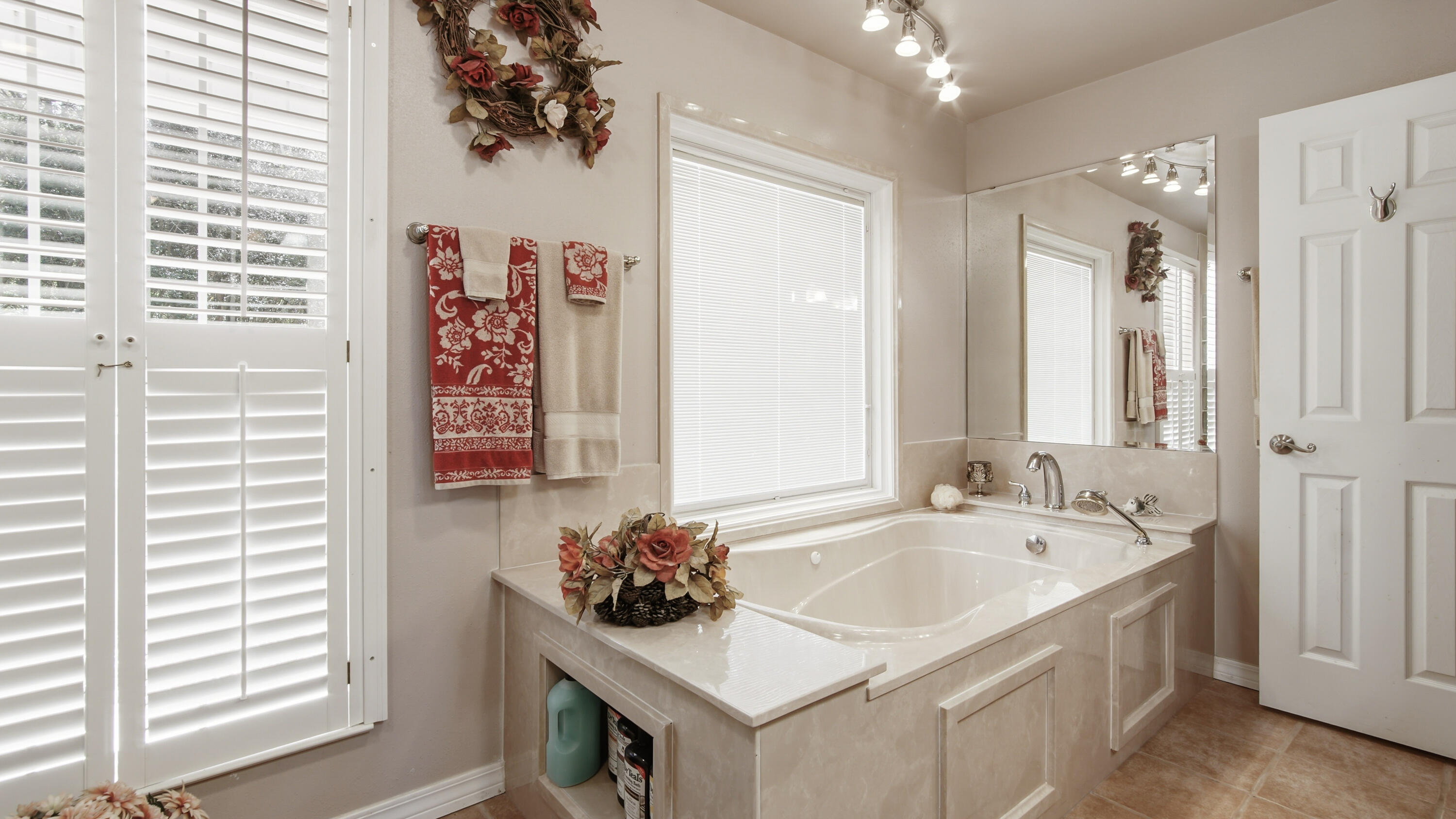 SPRING LAKE ESTATES - Residential