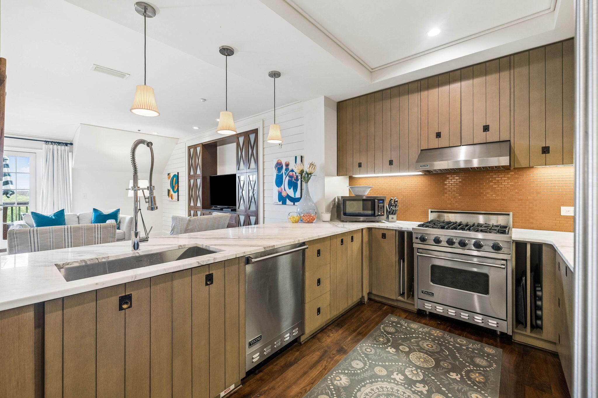 78 N Barrett Square # 11