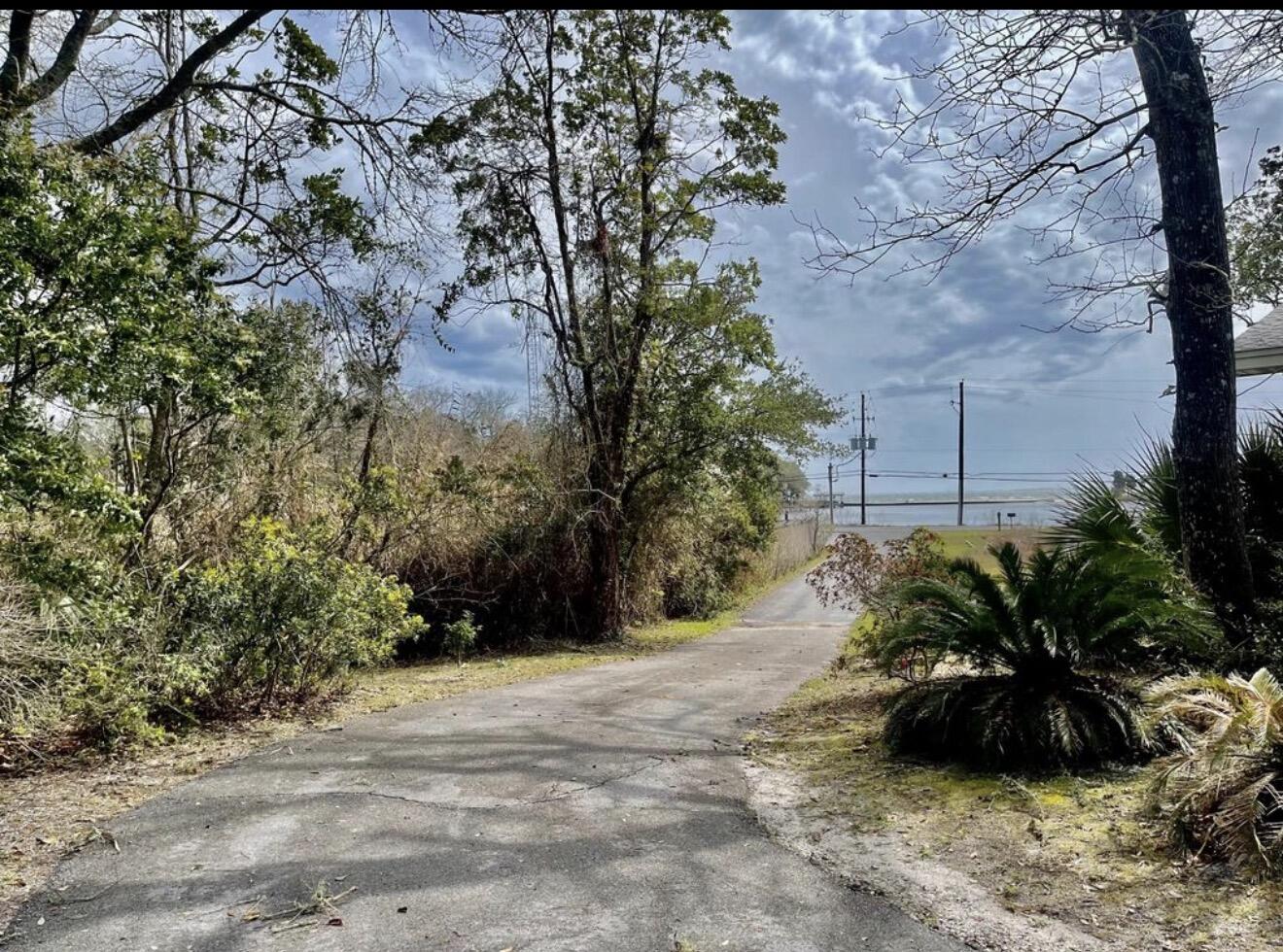 PORT DIXIE - Residential Lease