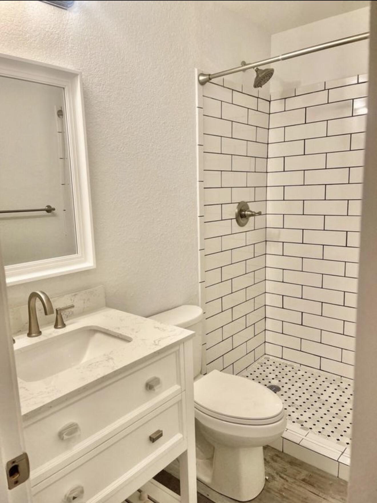 PORT DIXIE - Residential Lease