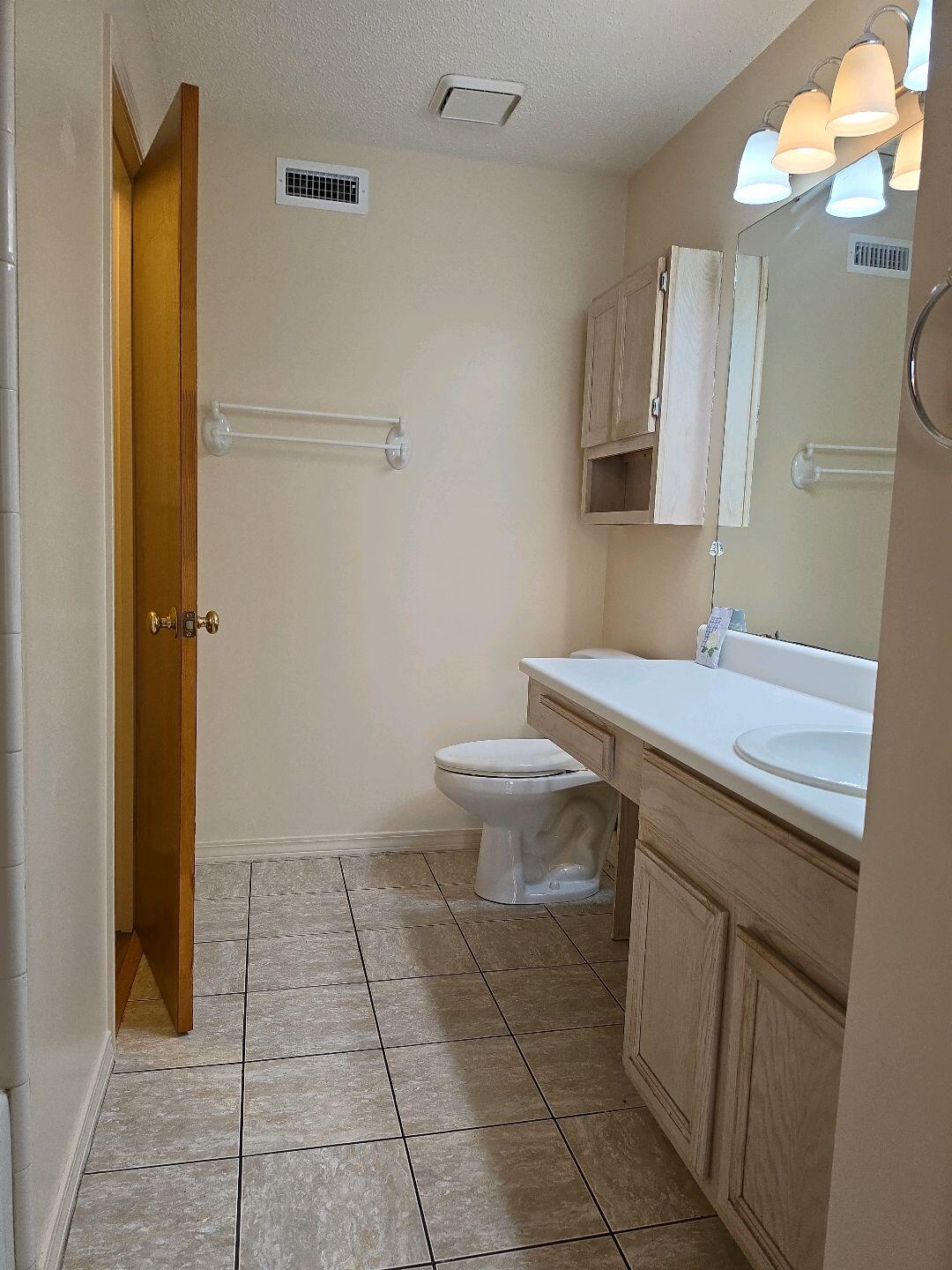 BRISTOL PARK - Residential Lease