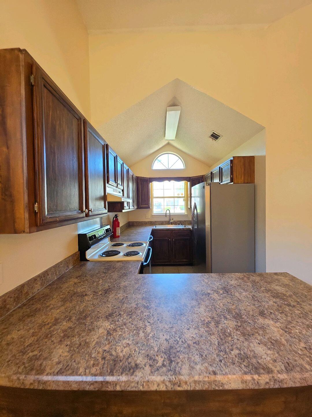 BRISTOL PARK - Residential Lease