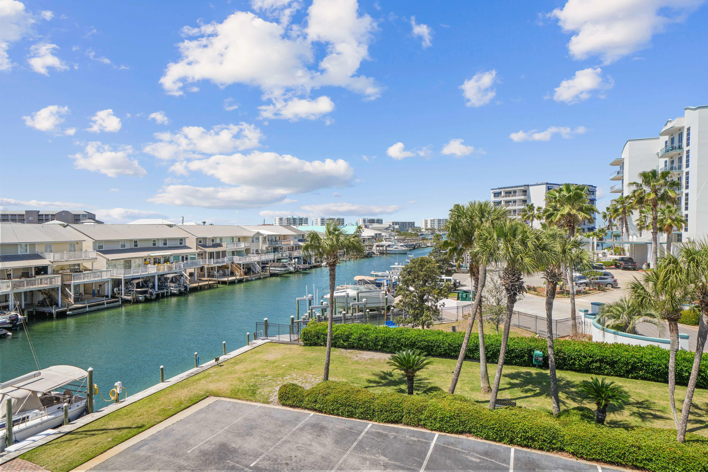 SUN KING TOWERS - Residential