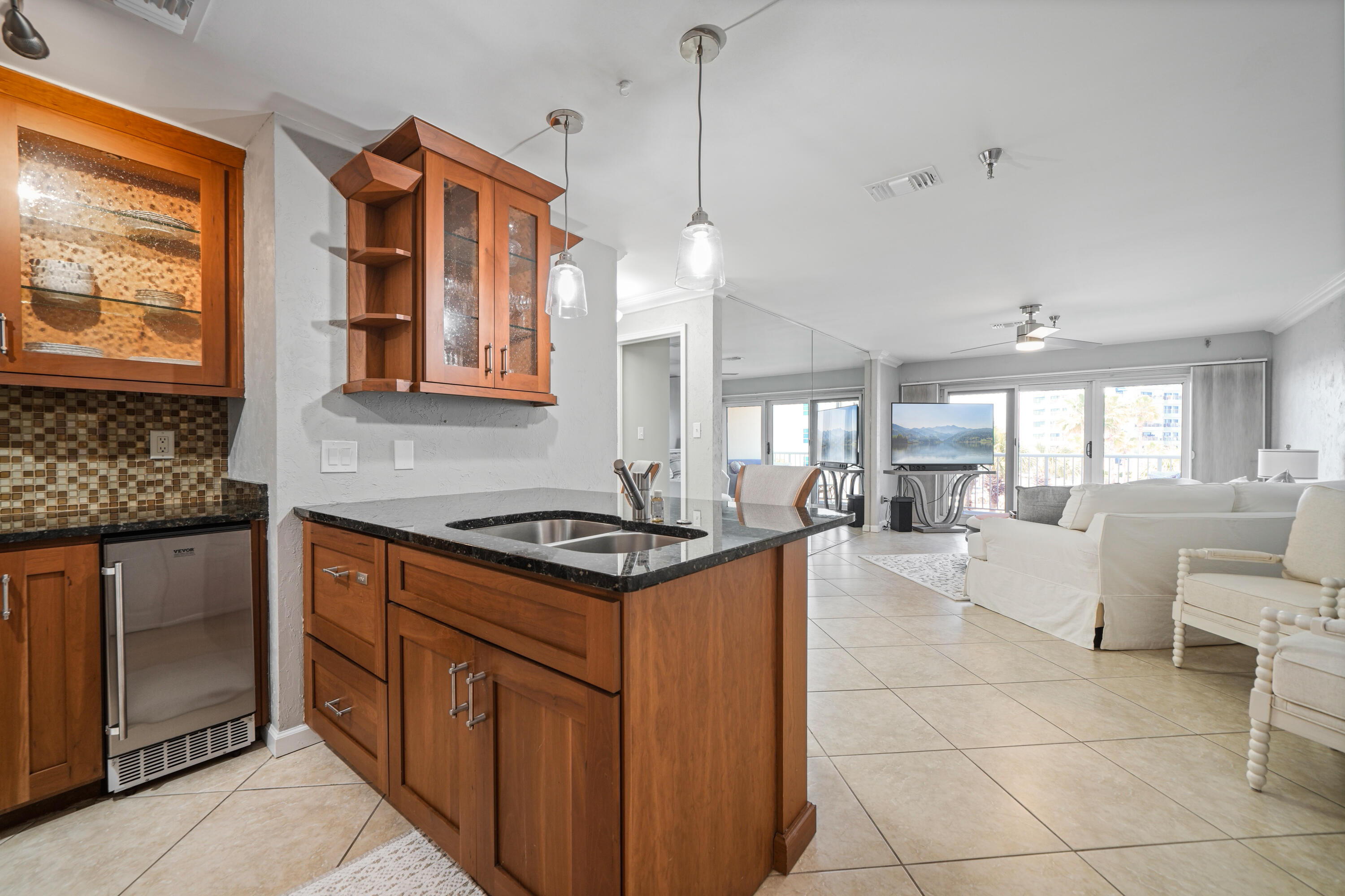 SUN KING TOWERS - Residential