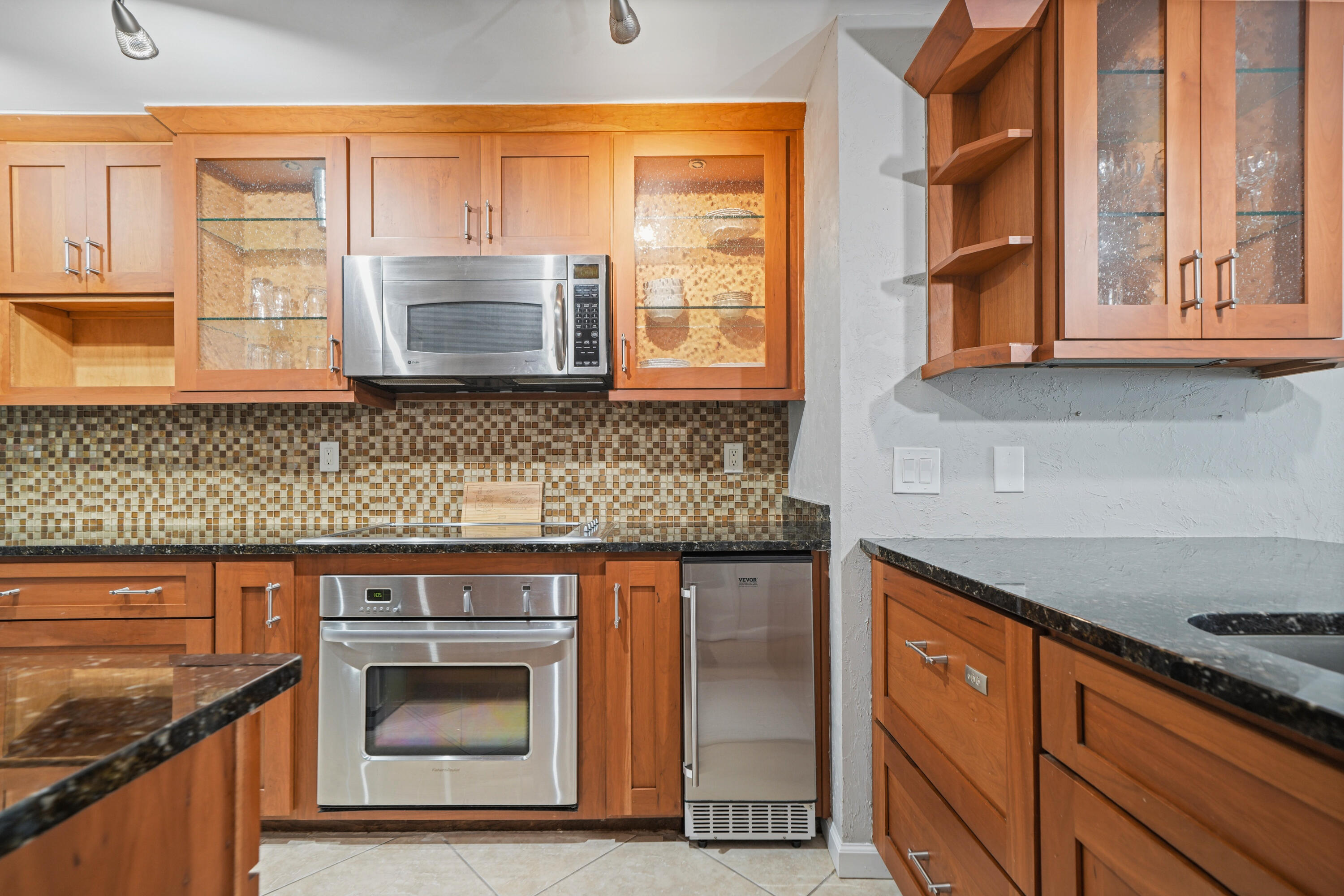 SUN KING TOWERS - Residential