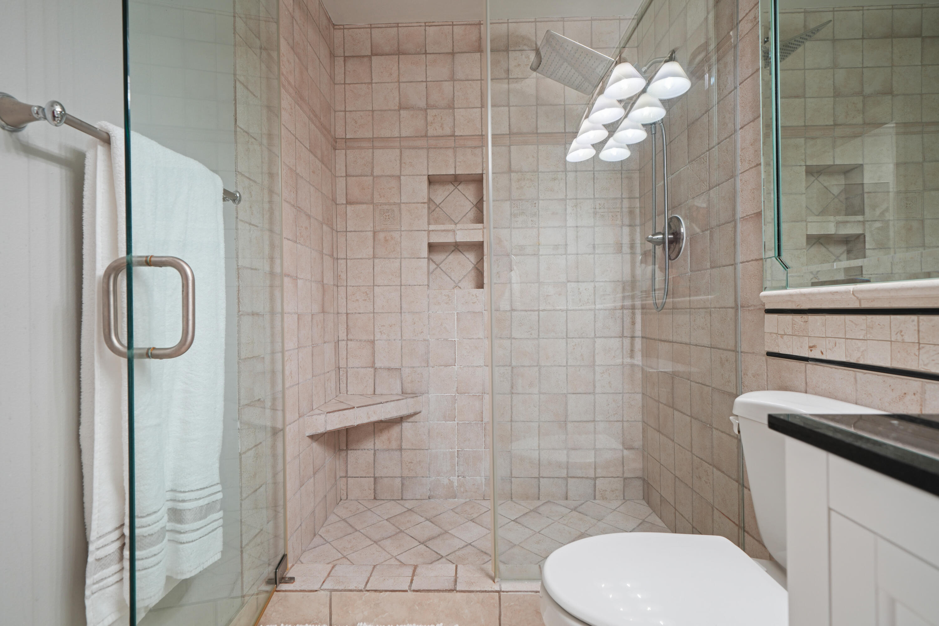 SUN KING TOWERS - Residential