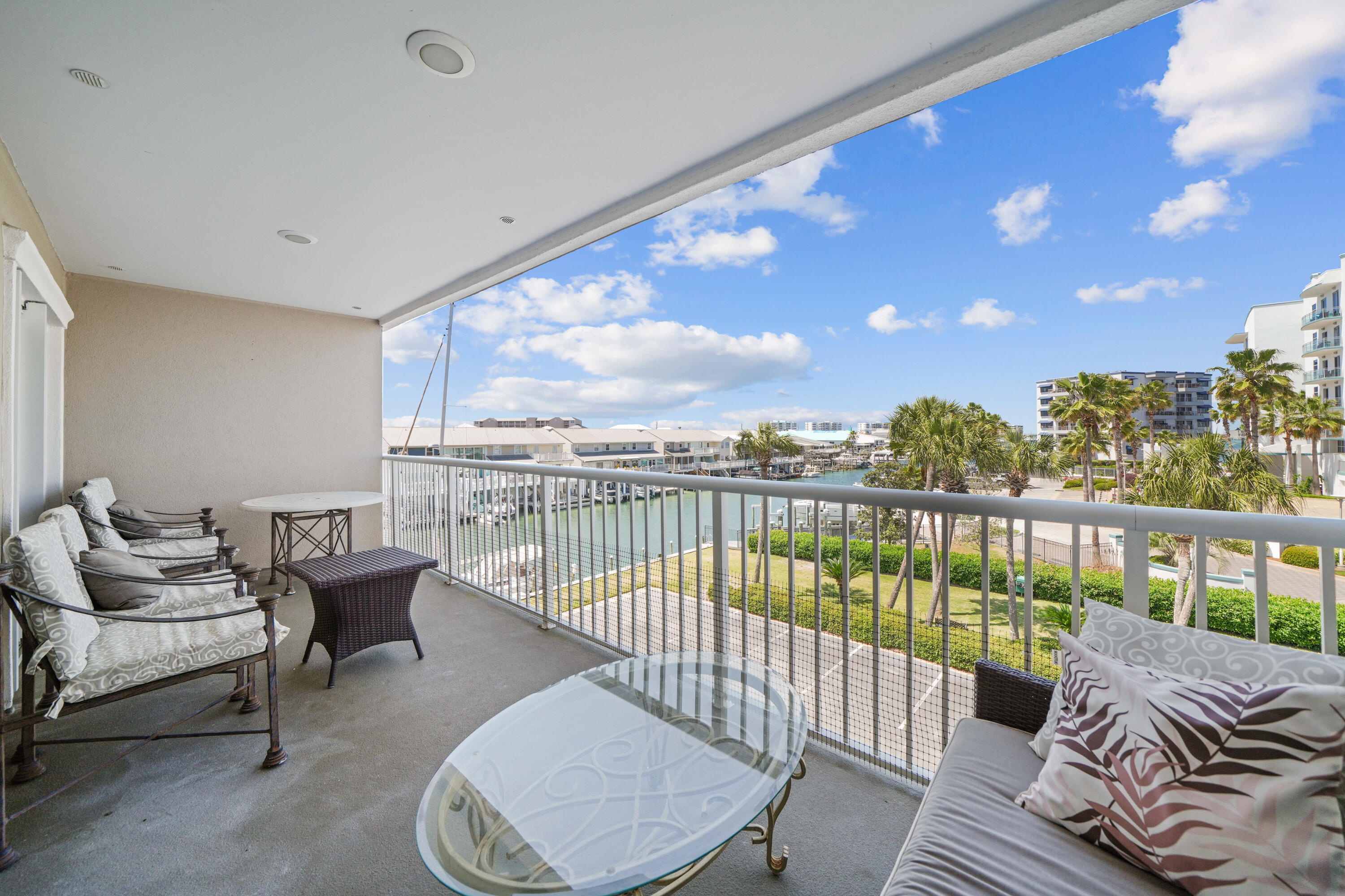 SUN KING TOWERS - Residential