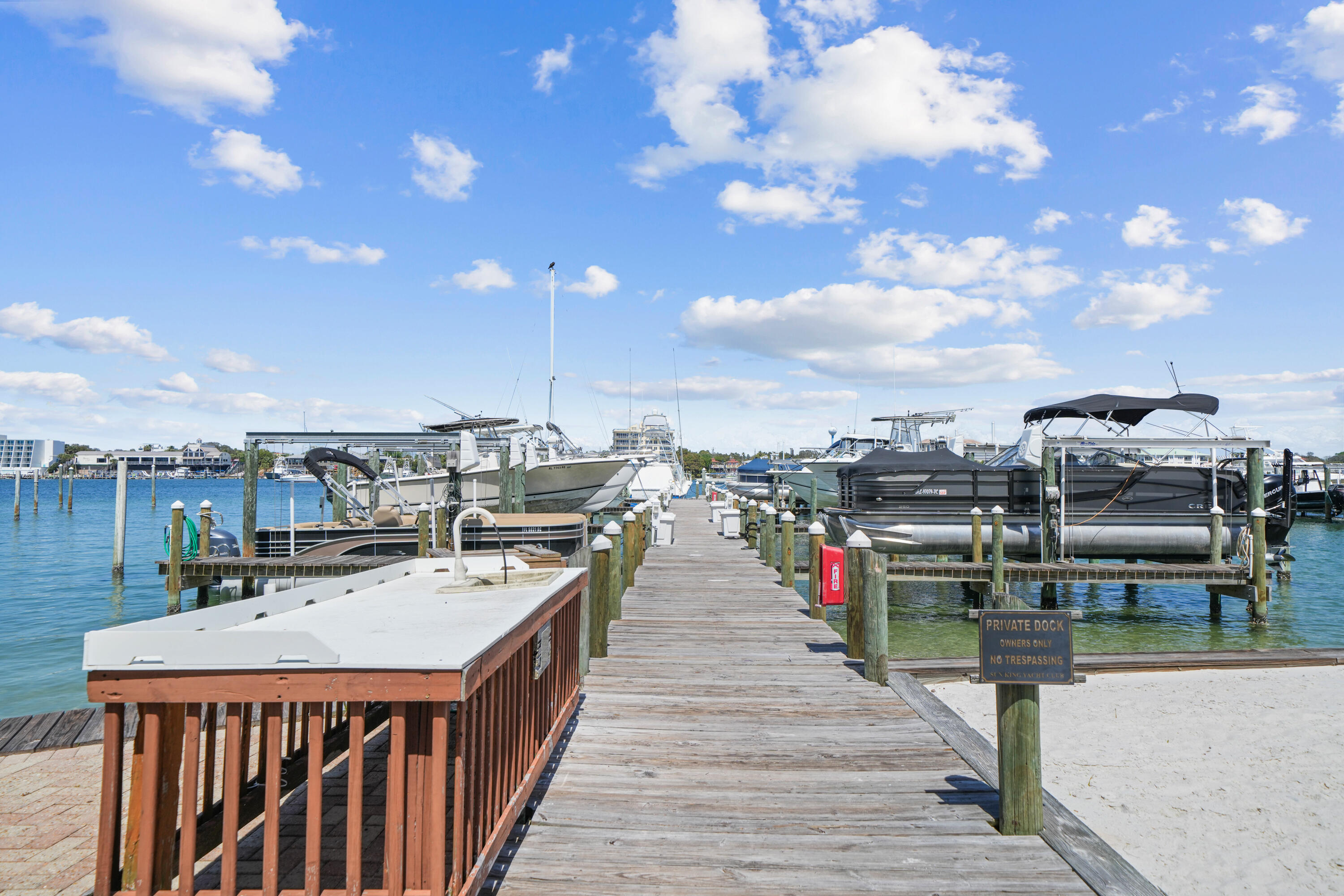 SUN KING TOWERS - Residential