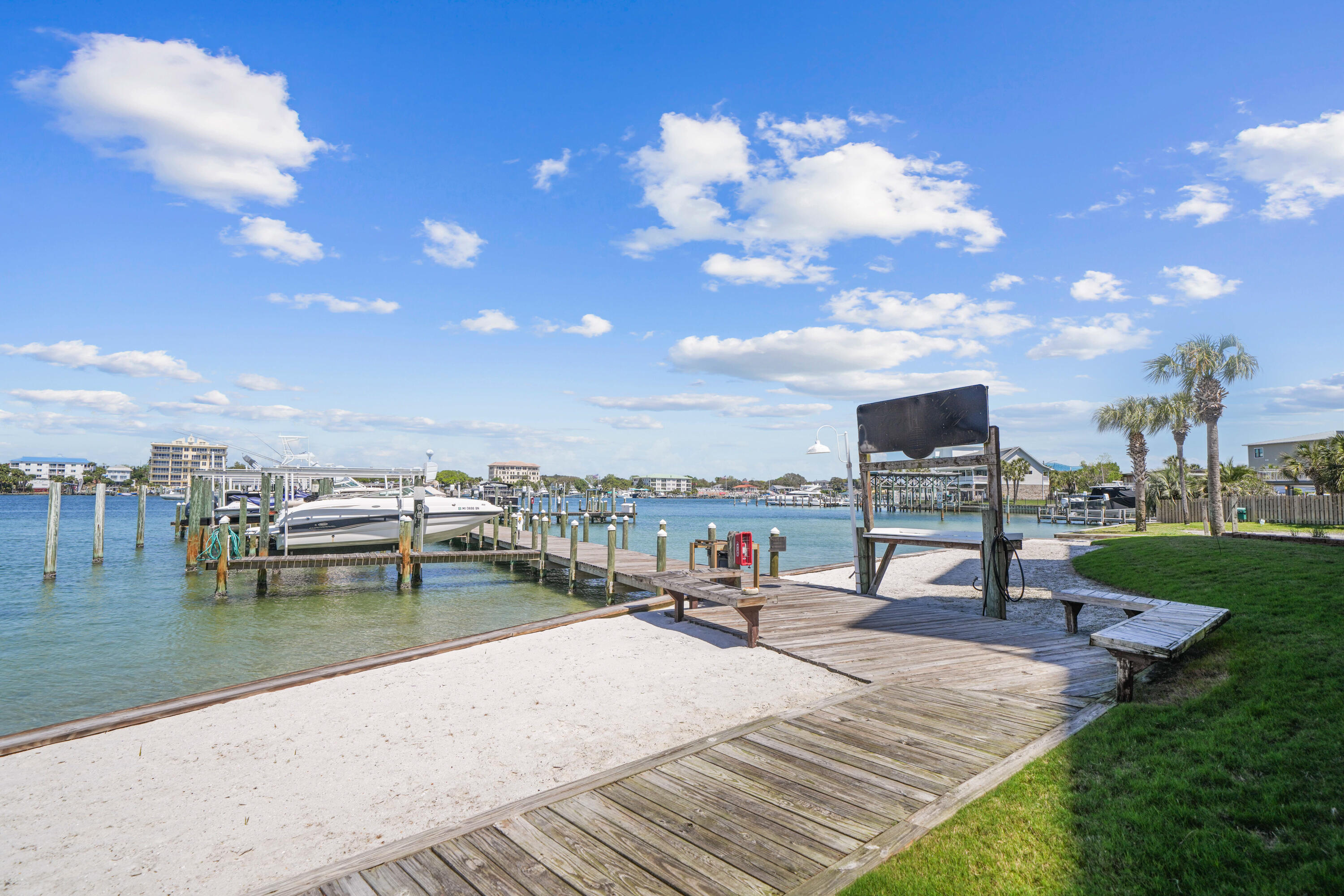 SUN KING TOWERS - Residential