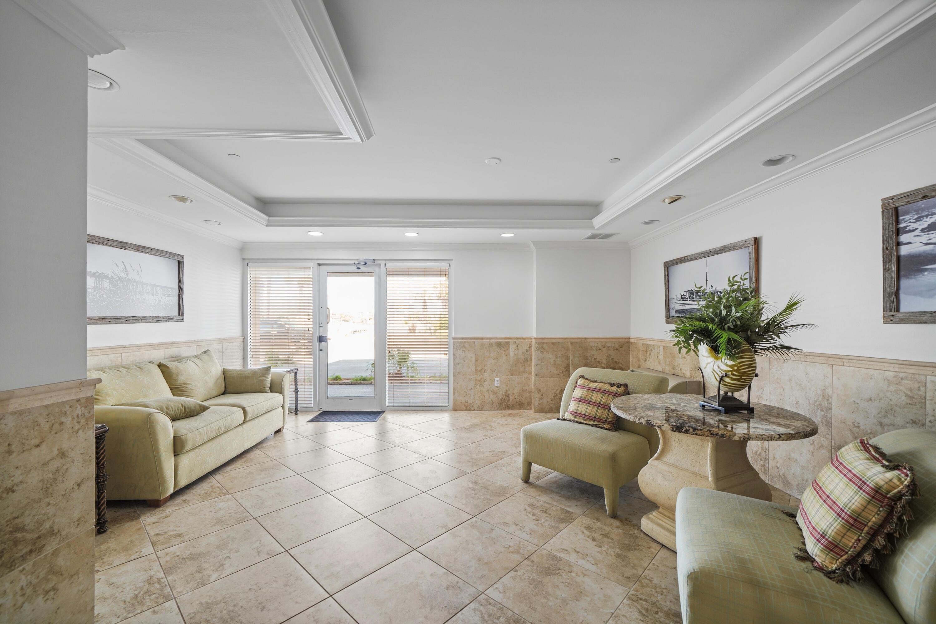 SUN KING TOWERS - Residential