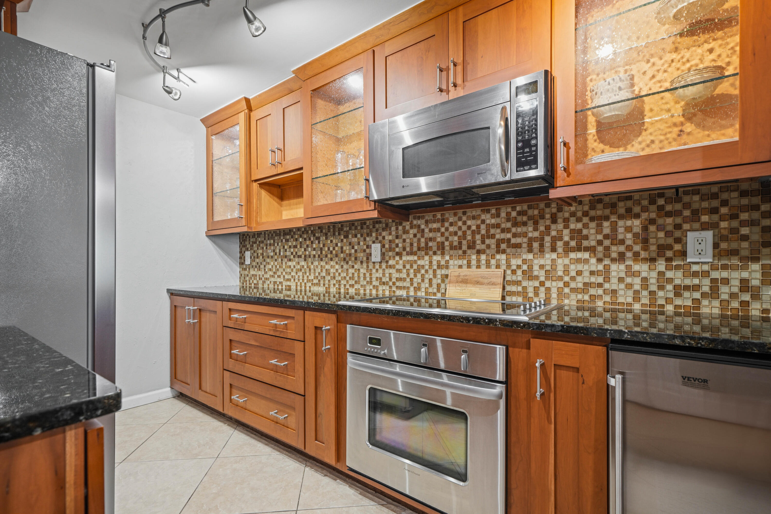 SUN KING TOWERS - Residential