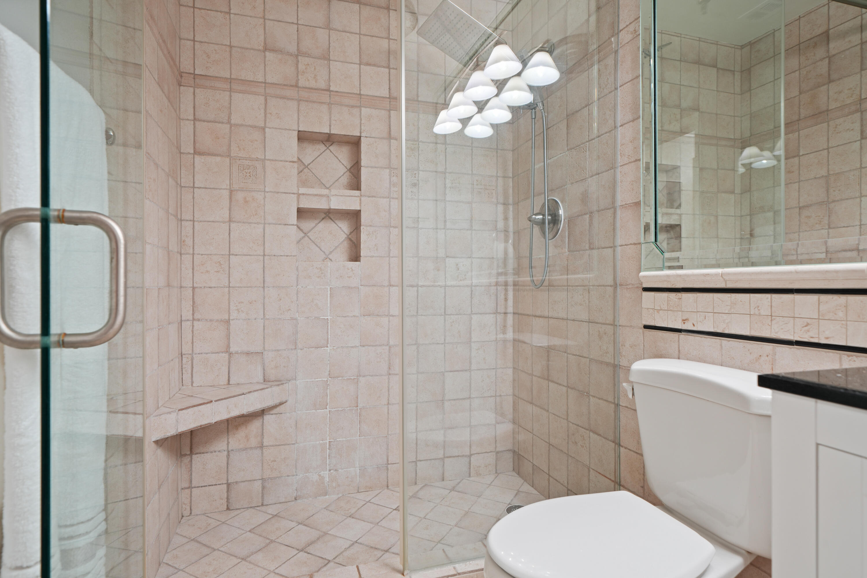 SUN KING TOWERS - Residential