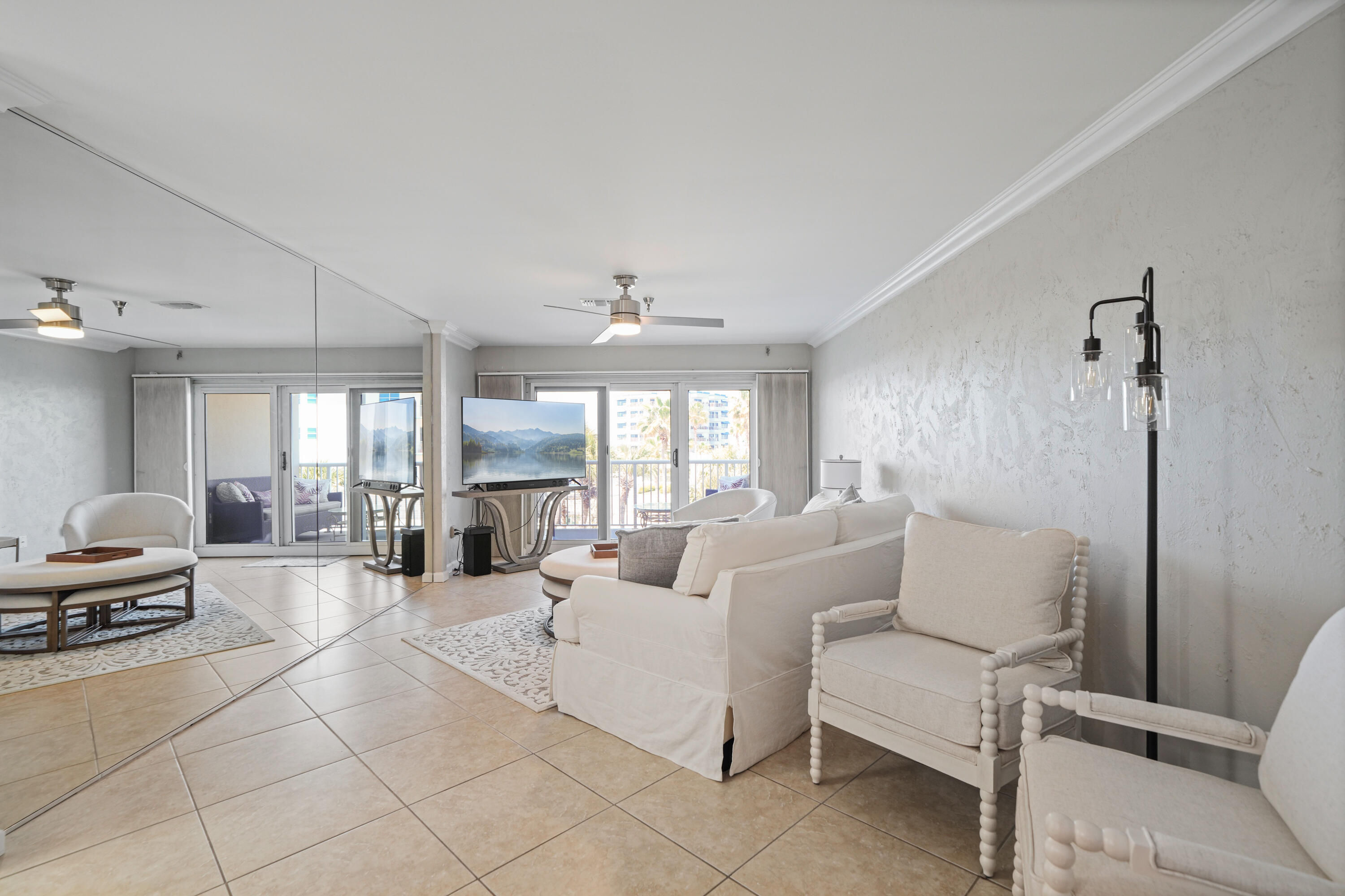 SUN KING TOWERS - Residential