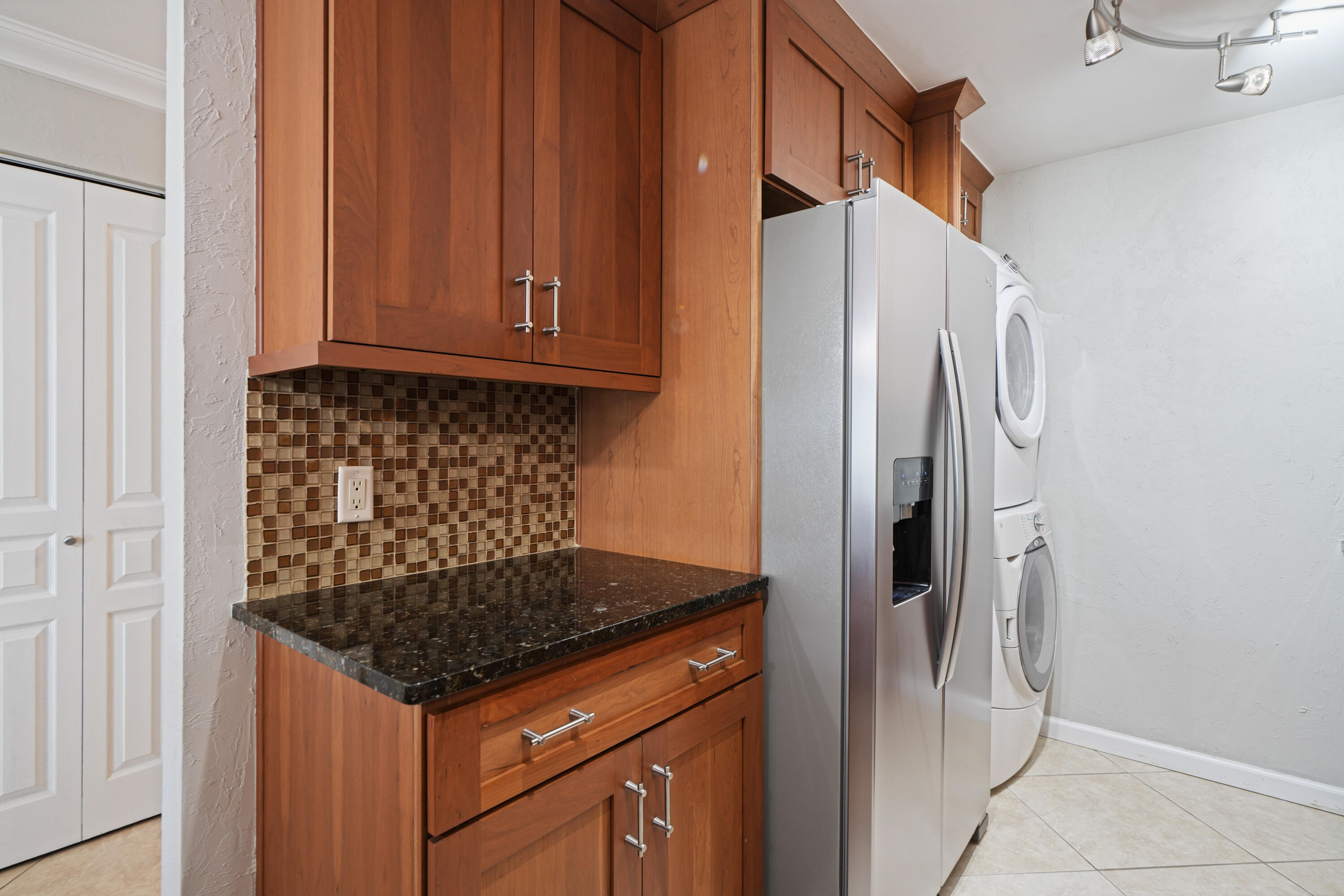 SUN KING TOWERS - Residential