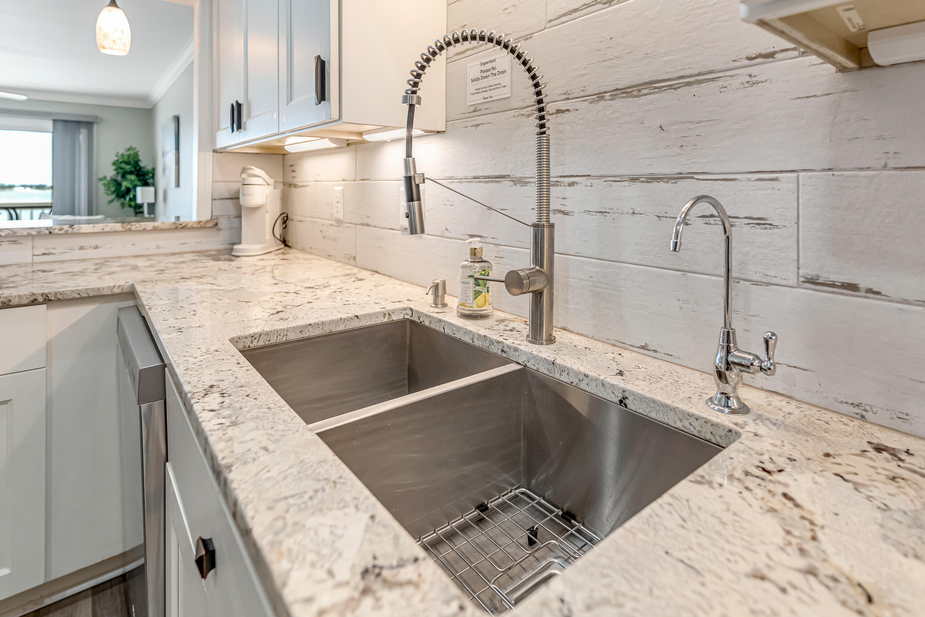 CHANNEL MARKER - Residential