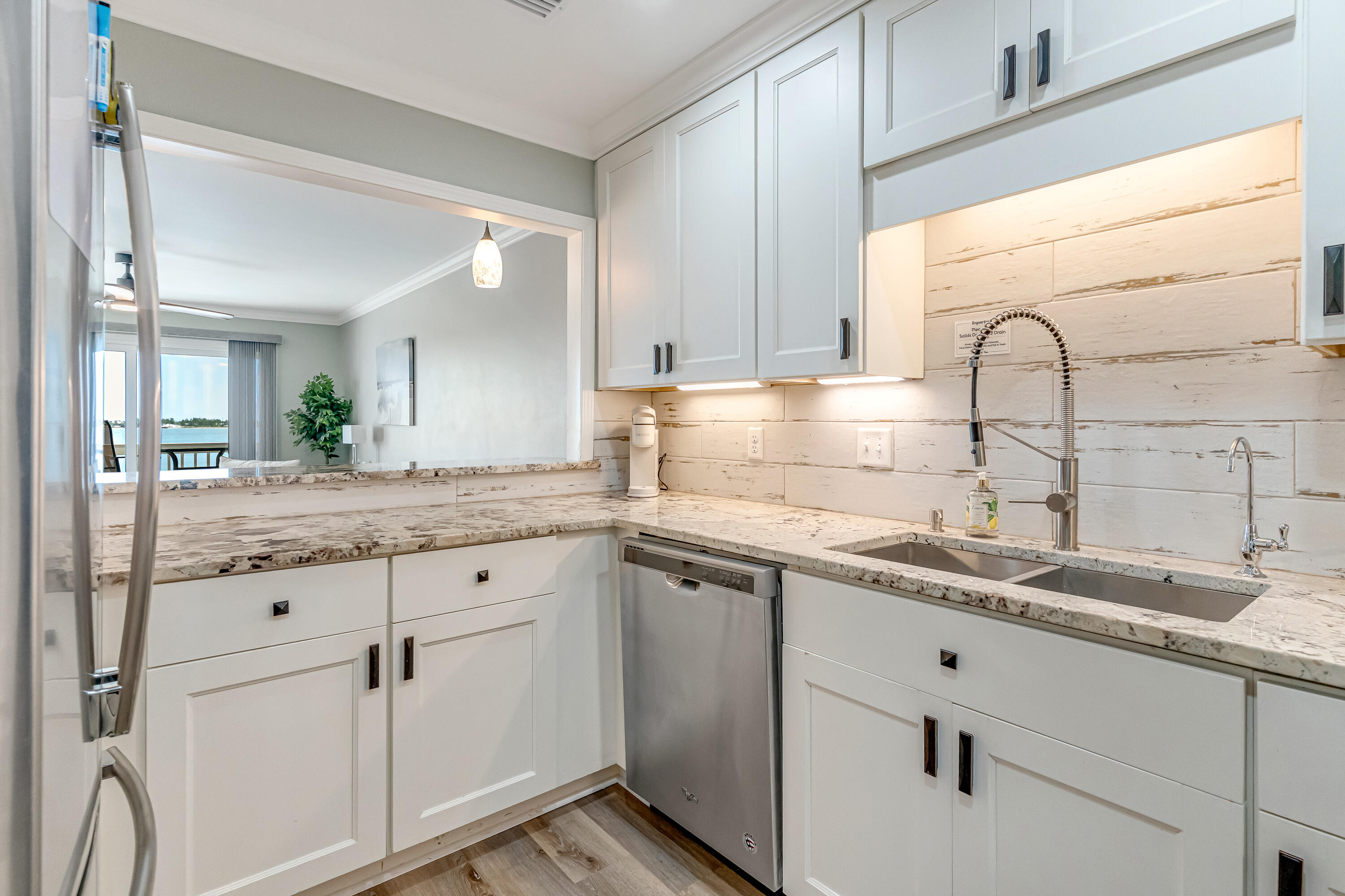 CHANNEL MARKER - Residential