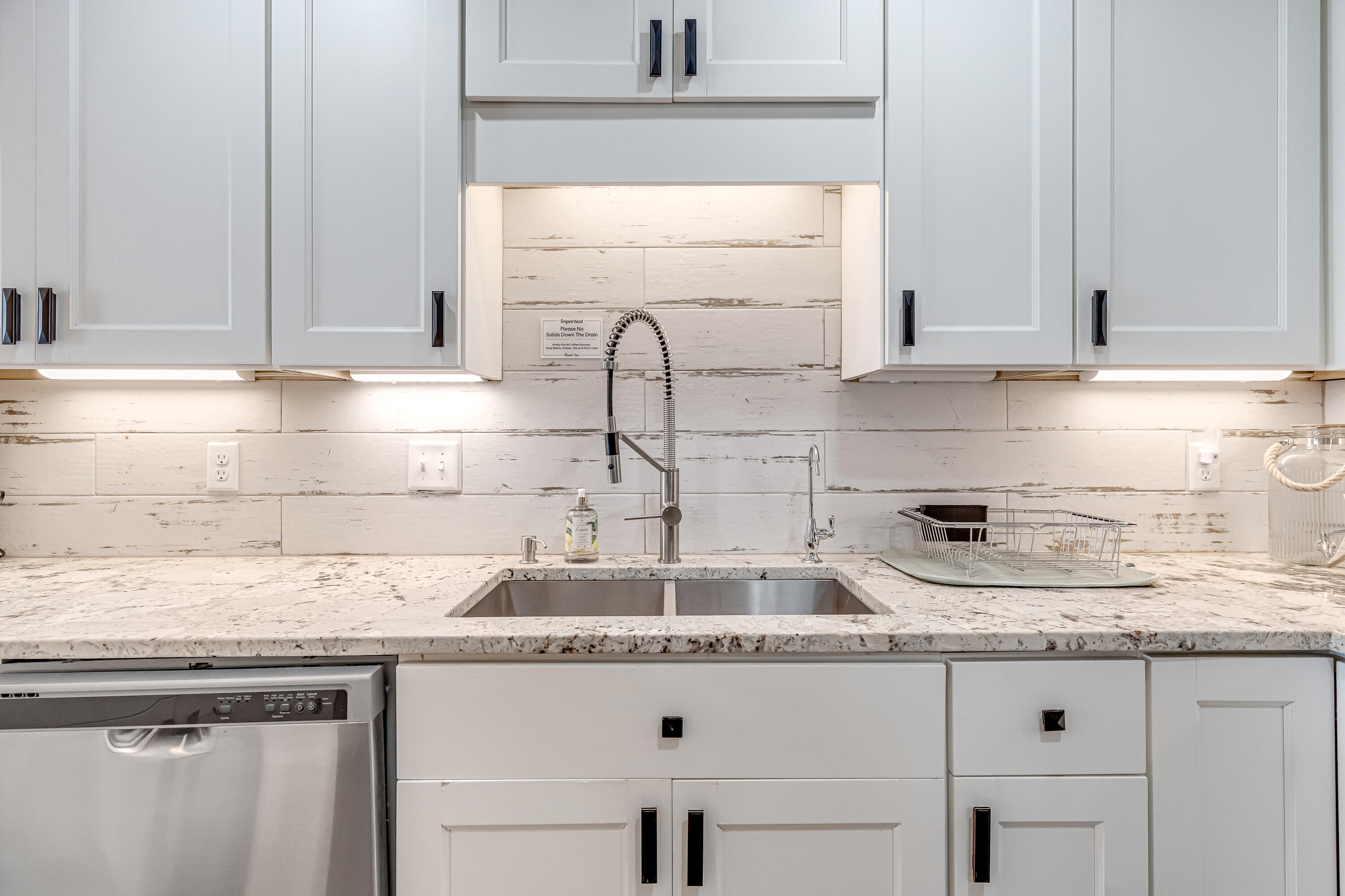 CHANNEL MARKER - Residential