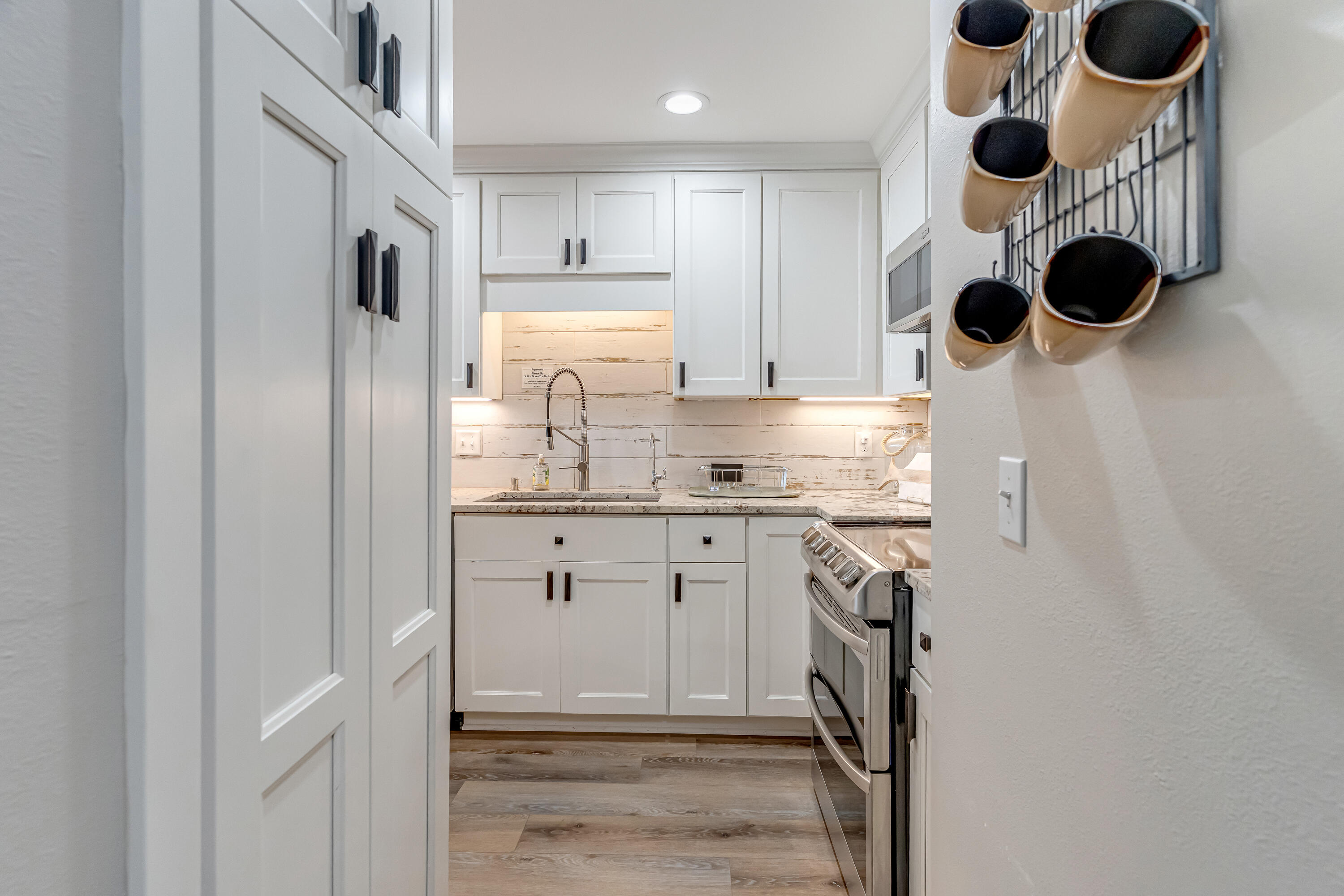 CHANNEL MARKER - Residential