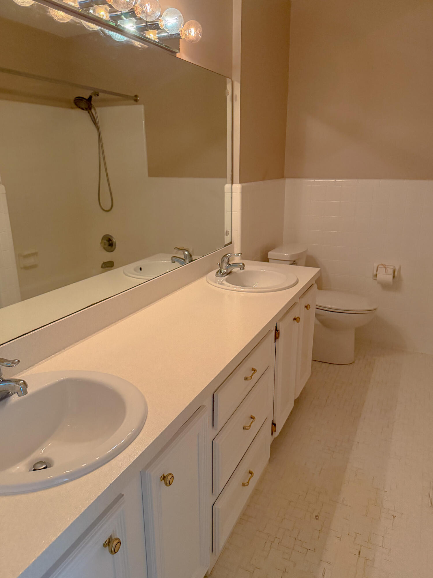 PEMBROKE PLACE - Residential