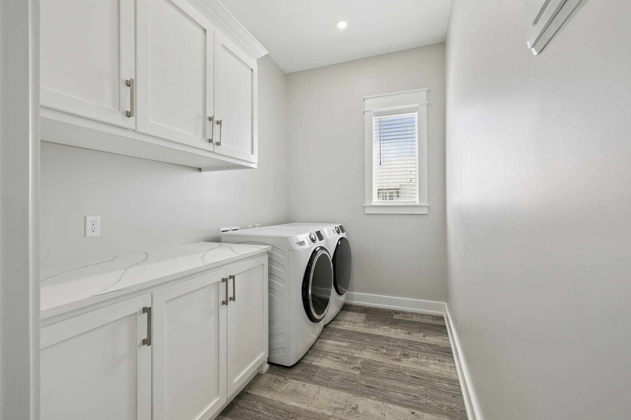 LULLWATER BEACH - Residential