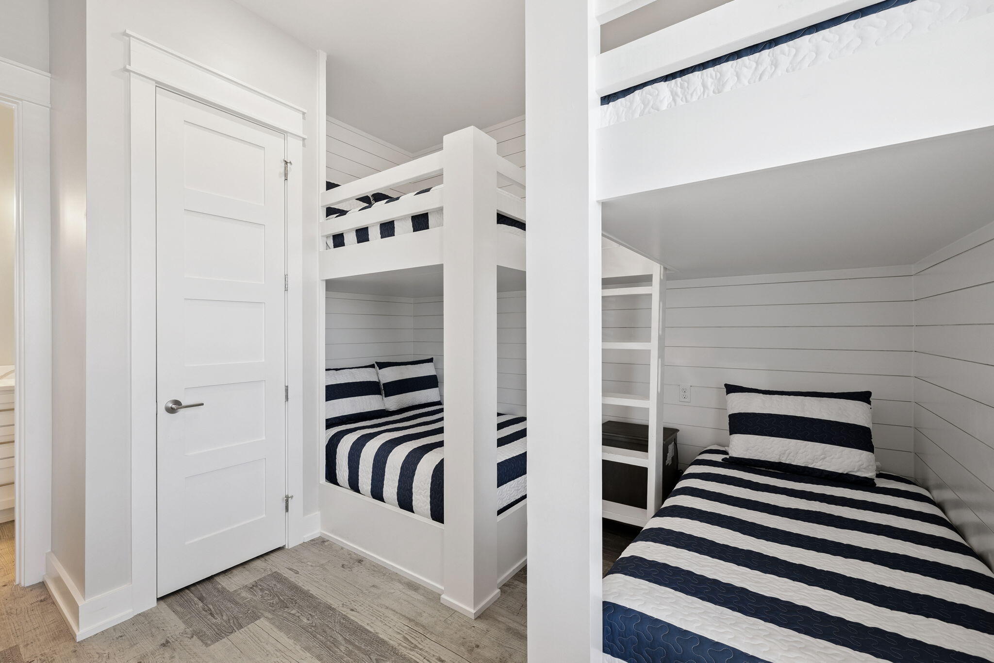 LULLWATER BEACH - Residential