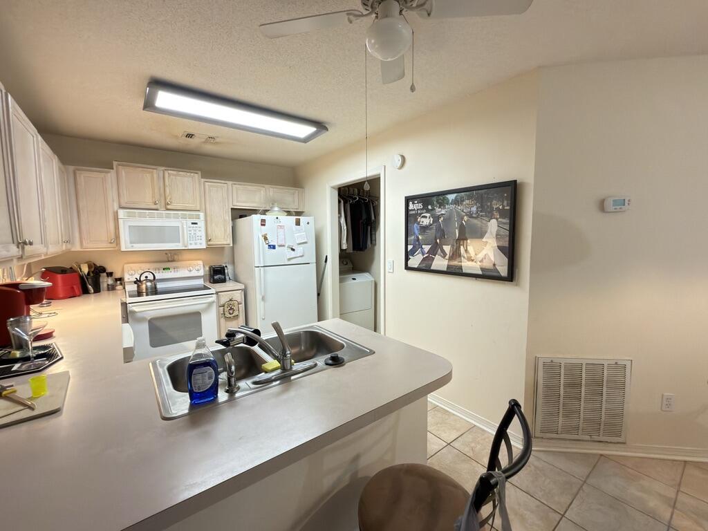 MAGNOLIA SQUARE - Residential