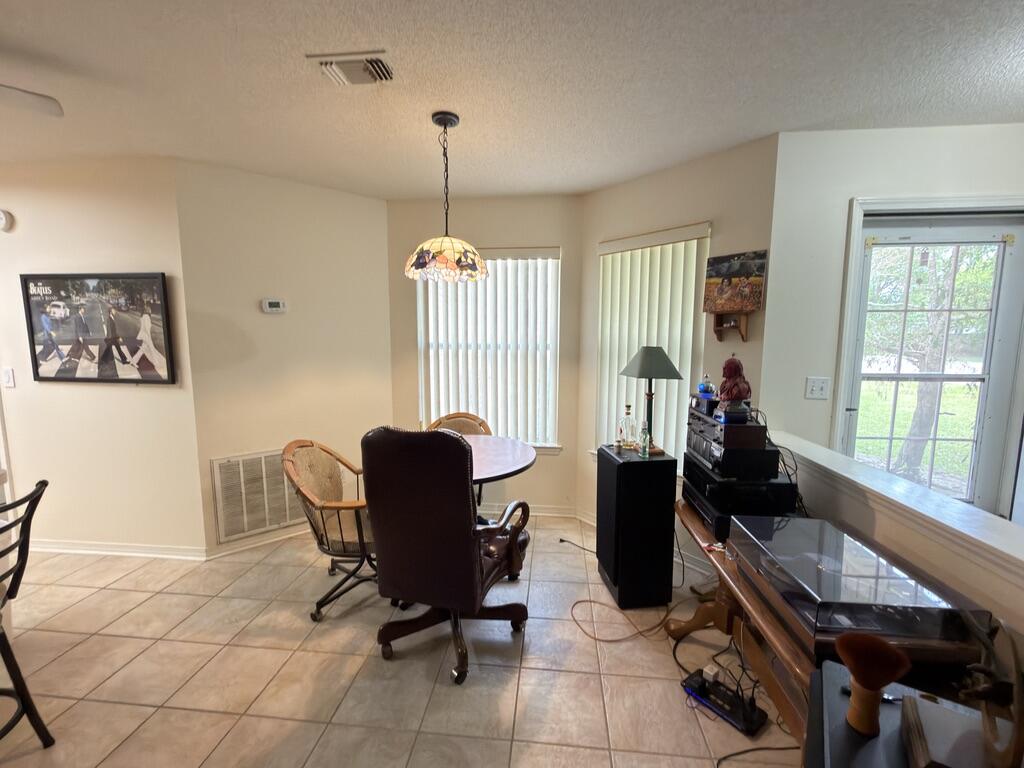 MAGNOLIA SQUARE - Residential