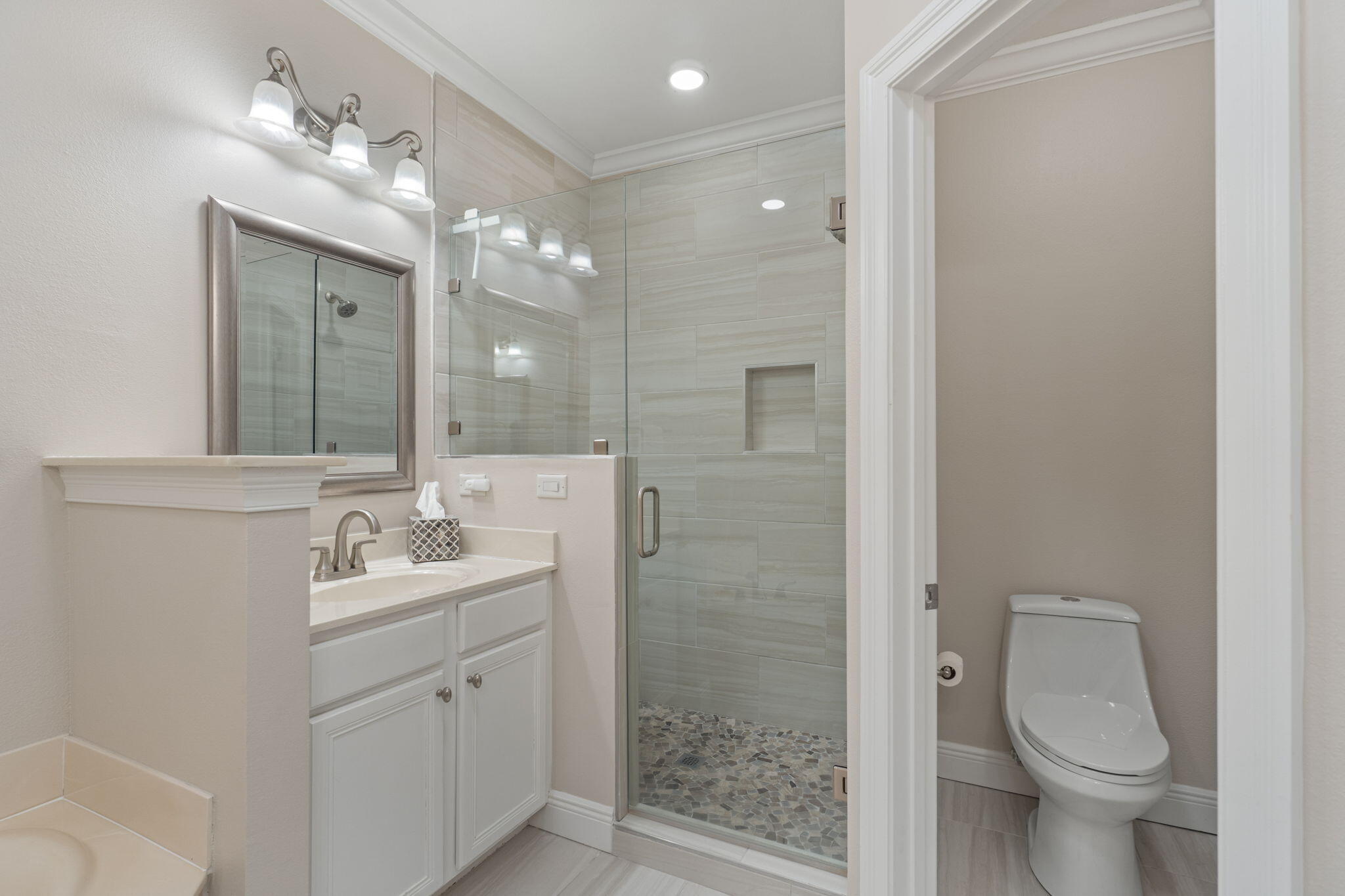 WALTON OAKS TOWNHOMES - Residential