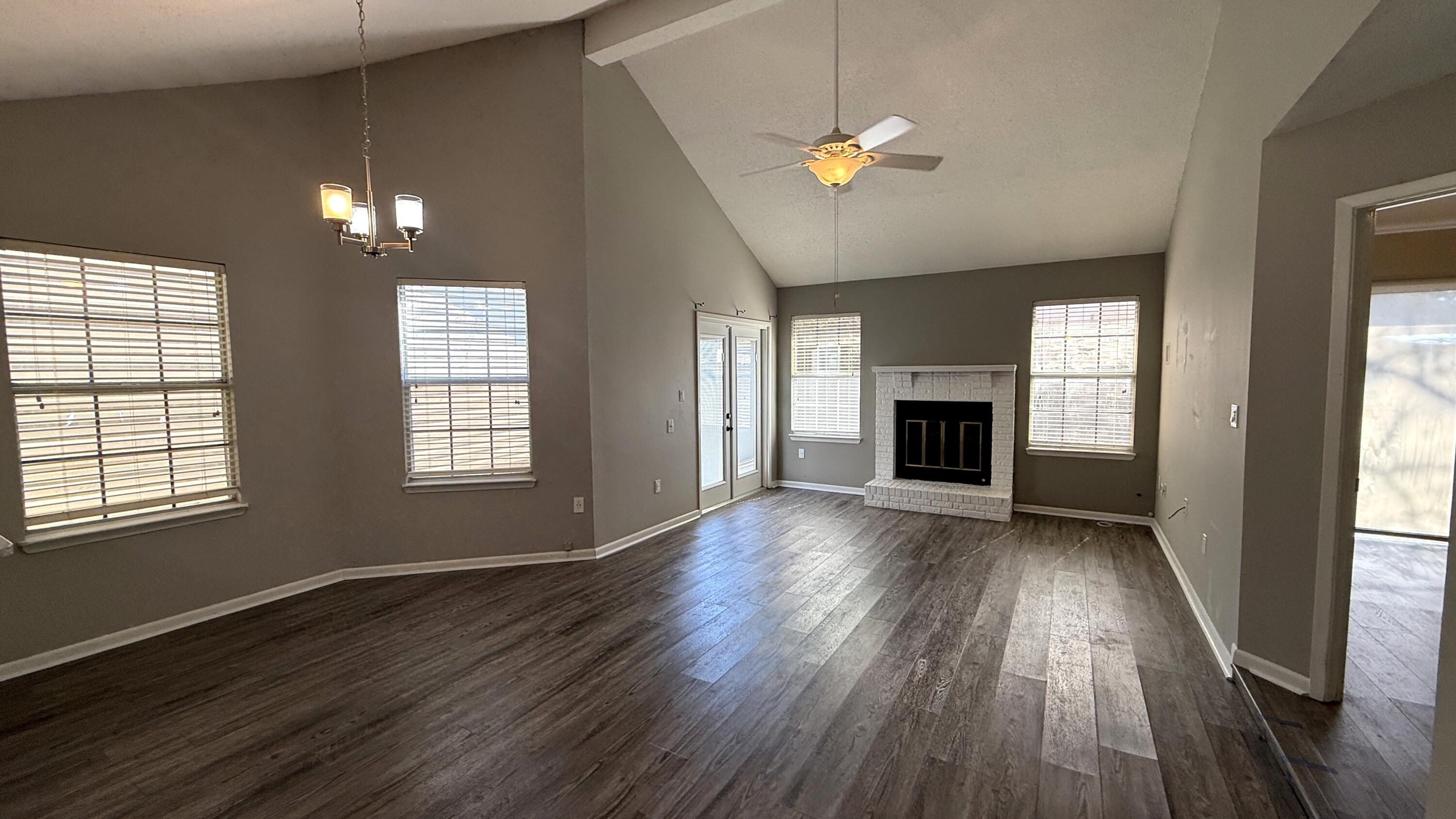 CANTERBURY WOODS - Residential