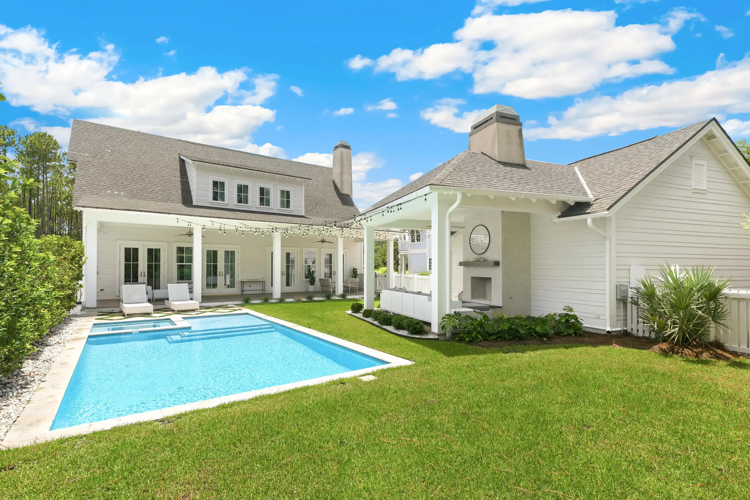 This gorgeous home with 10 ceilings is built by Jason Romair Homes. Lo – image 1