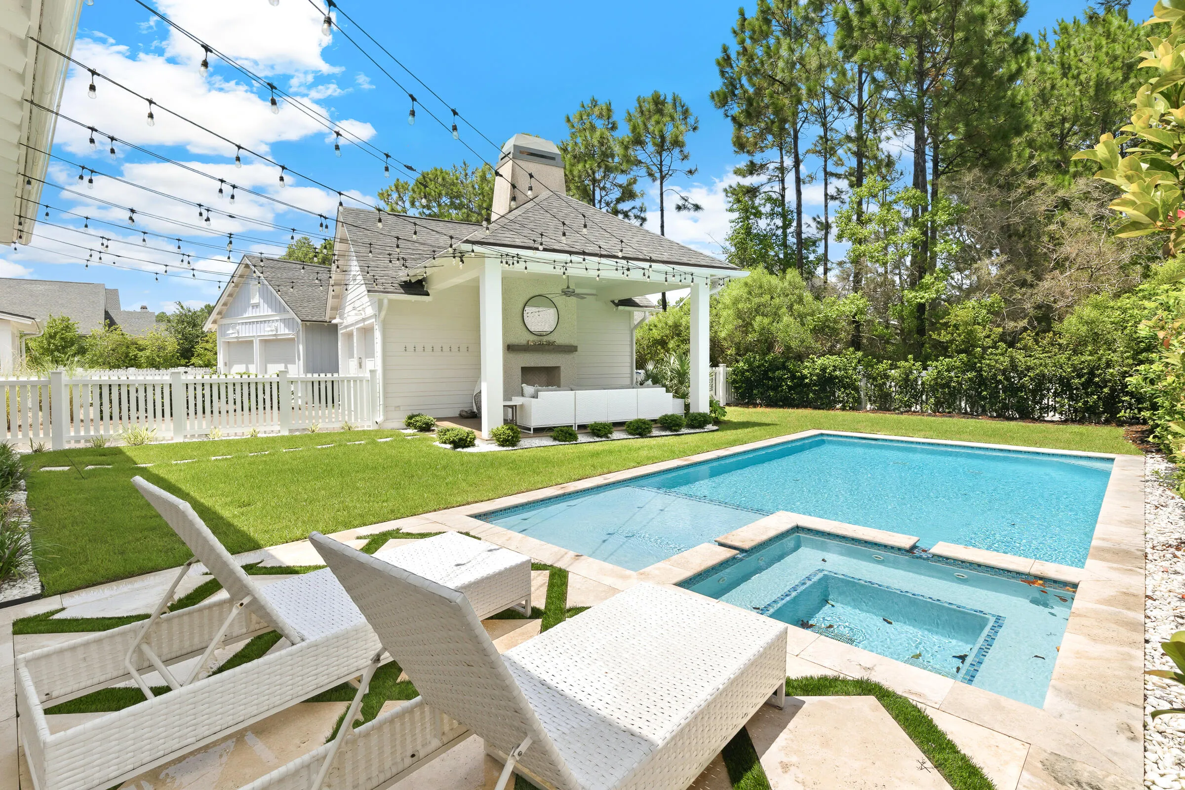 This gorgeous home with 10 ceilings is built by Jason Romair Homes. Lo – image 37