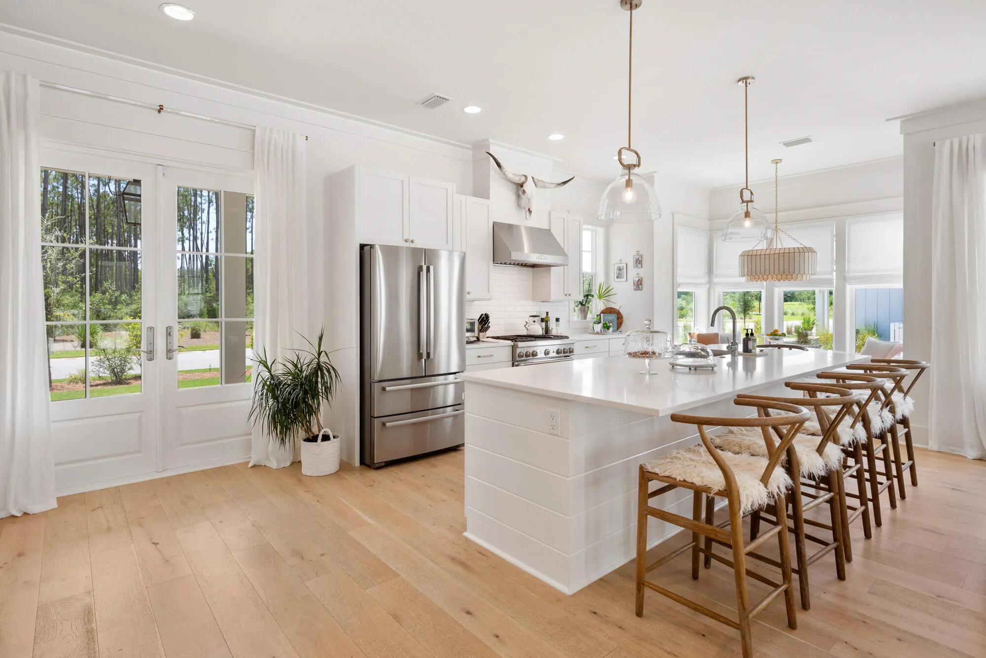 This gorgeous home with 10 ceilings is built by Jason Romair Homes. Lo – image 12
