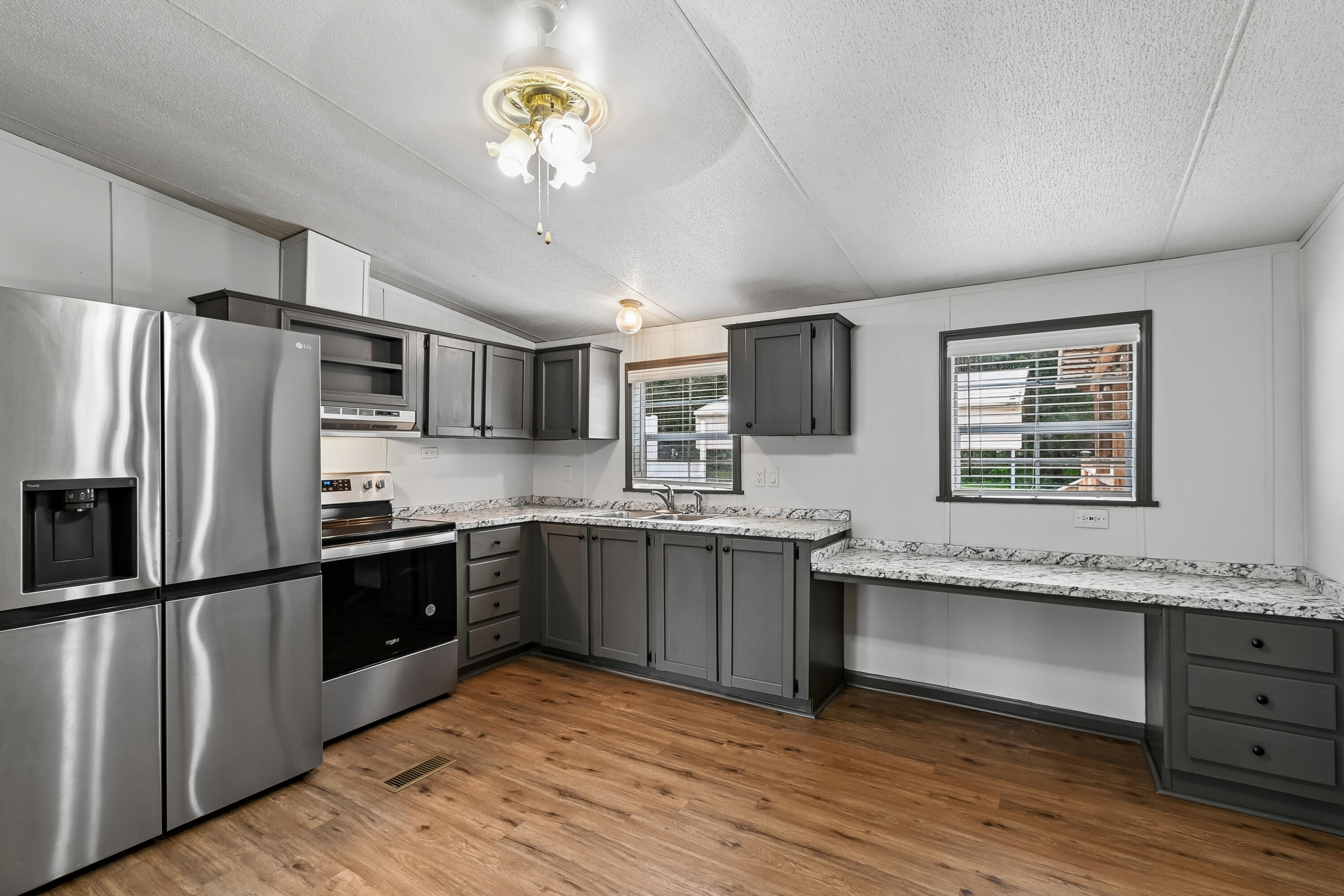 Lot 100 CREEKSIDE S/D OR 1170-217. - Residential