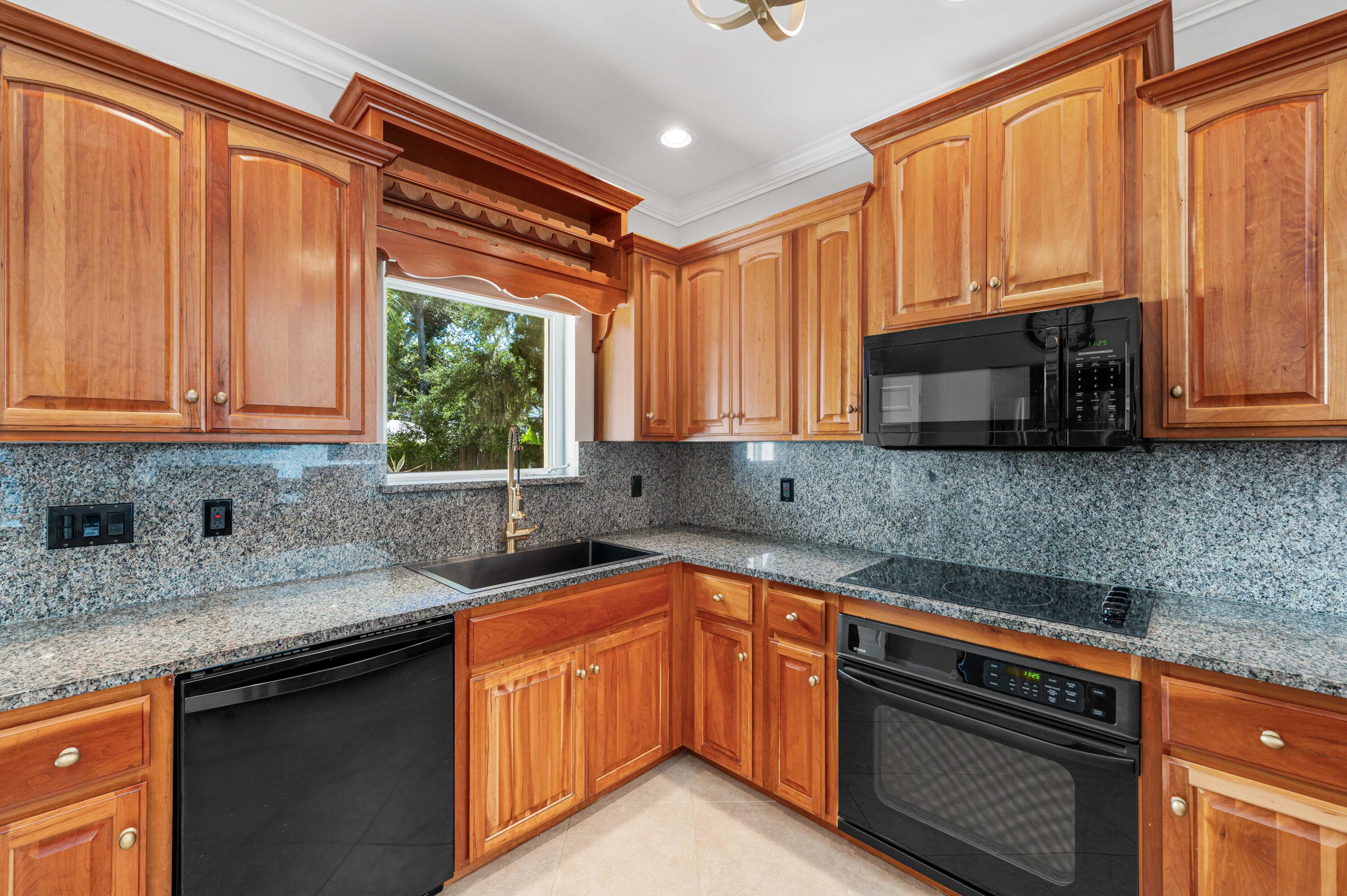 MOORES LANDING - Residential