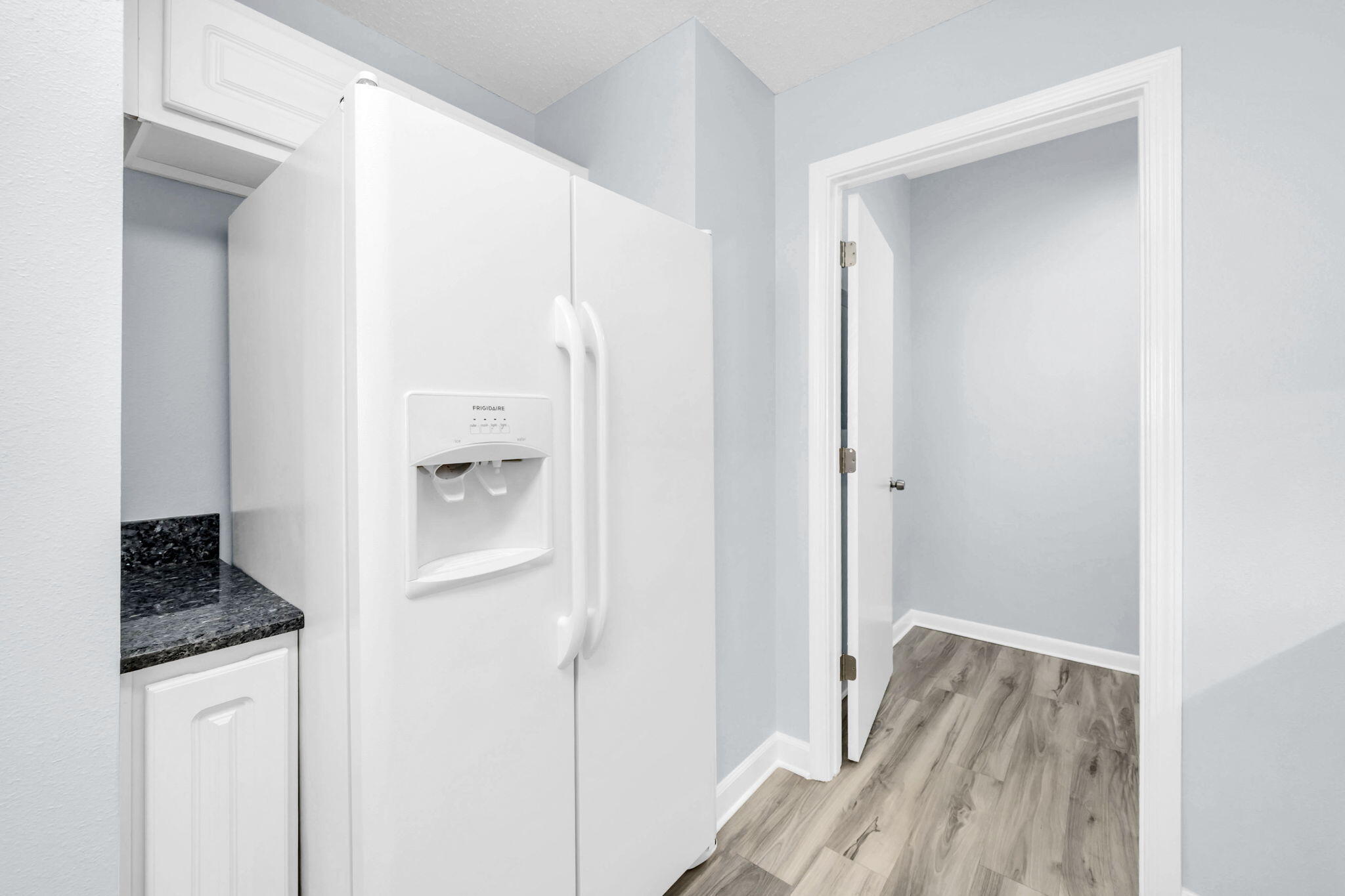 PALM COURT YACHT CLUB - Residential