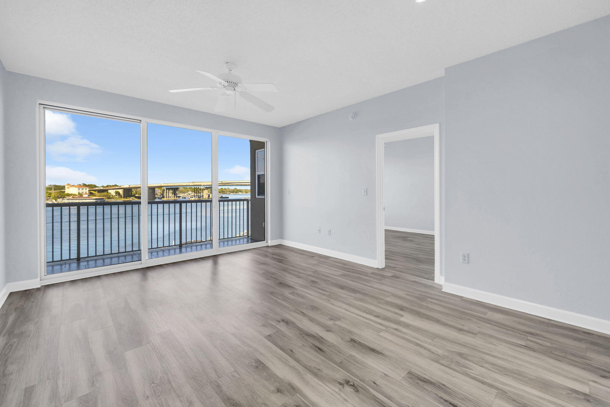 PALM COURT YACHT CLUB - Residential