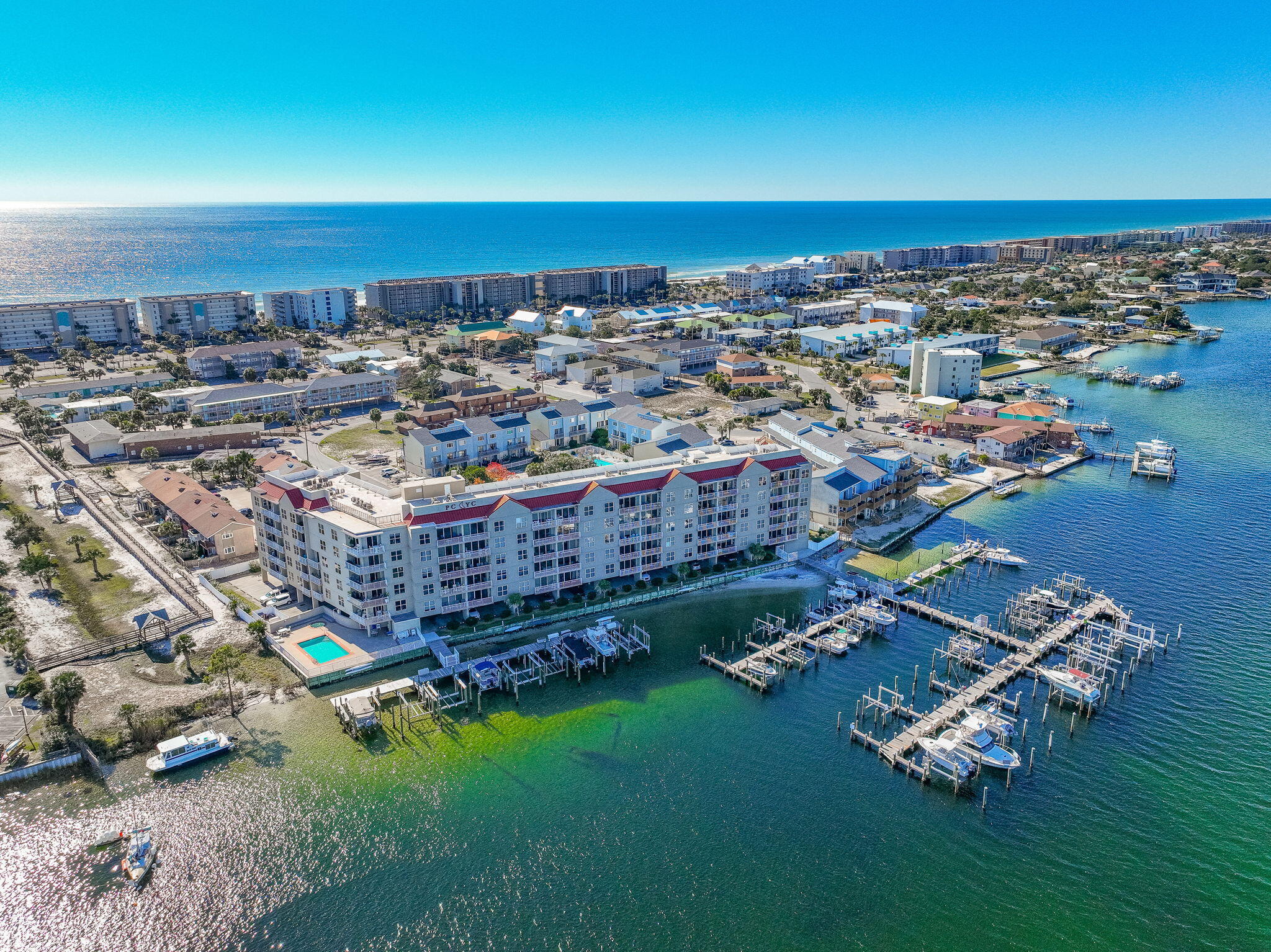 PALM COURT YACHT CLUB - Residential