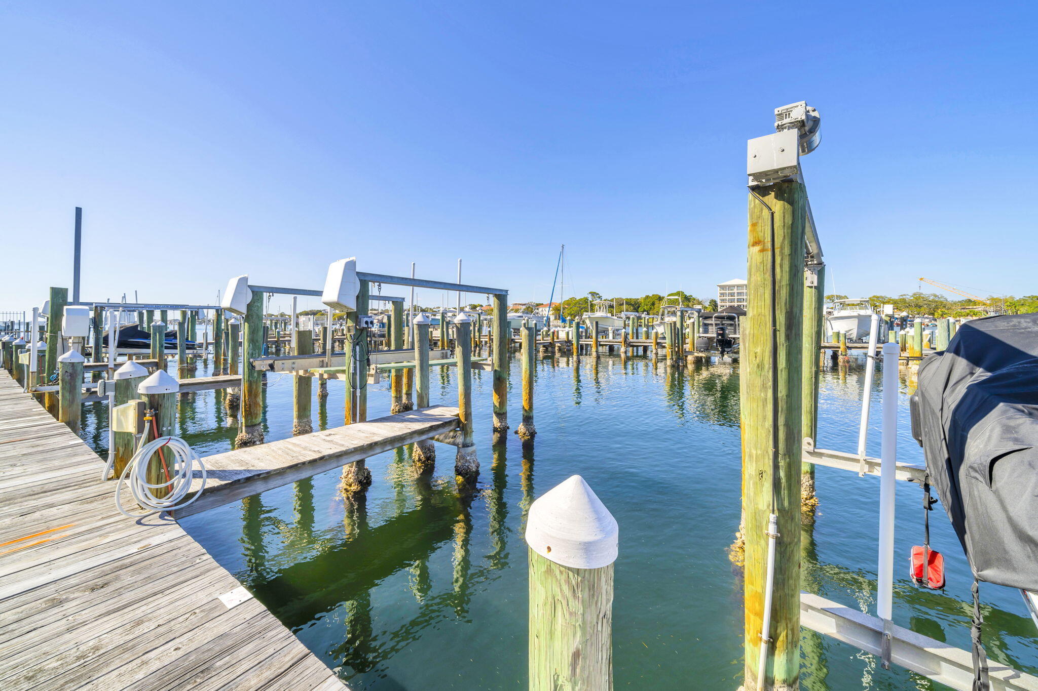 PALM COURT YACHT CLUB - Residential