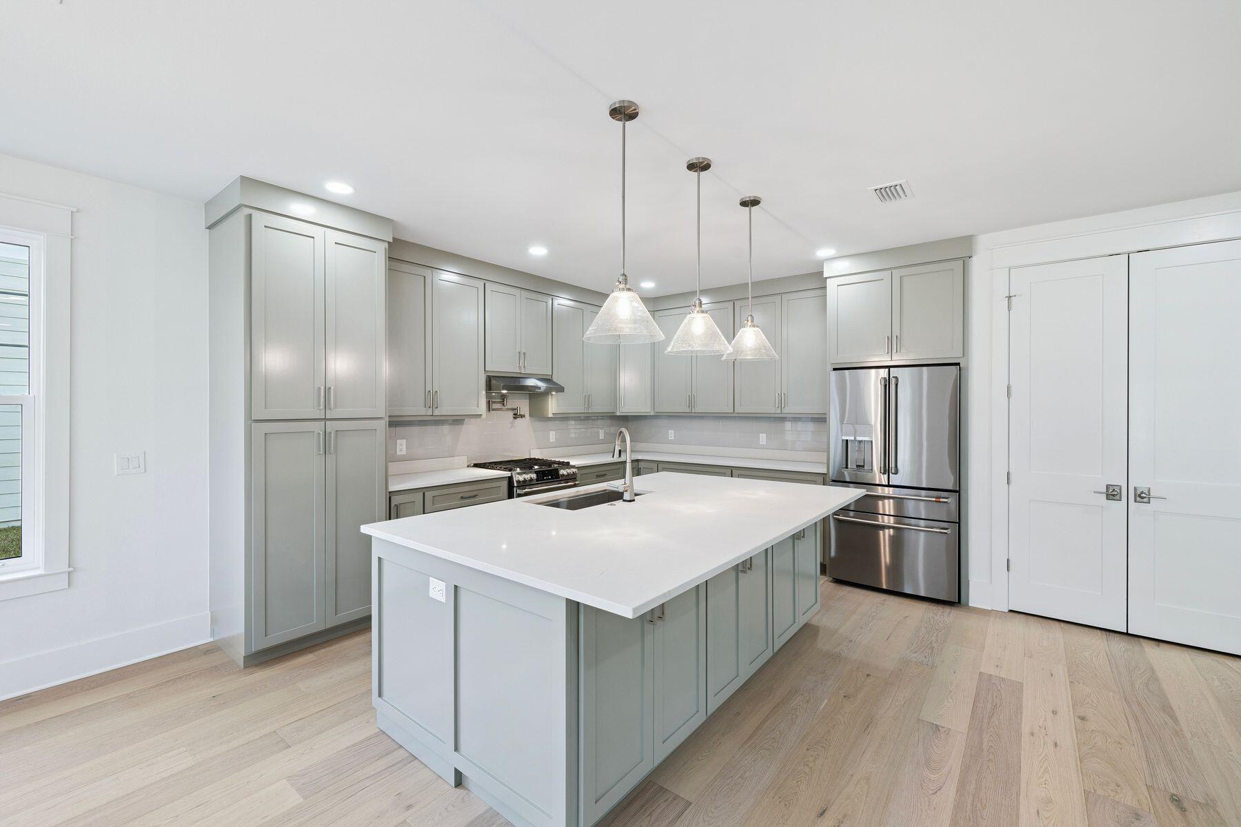 EAGLE BAY - Residential