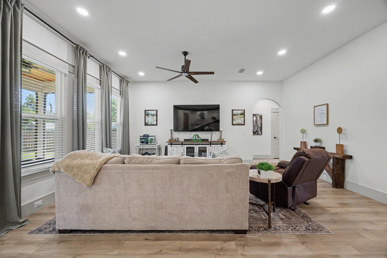 PARADISE UNREC - Residential