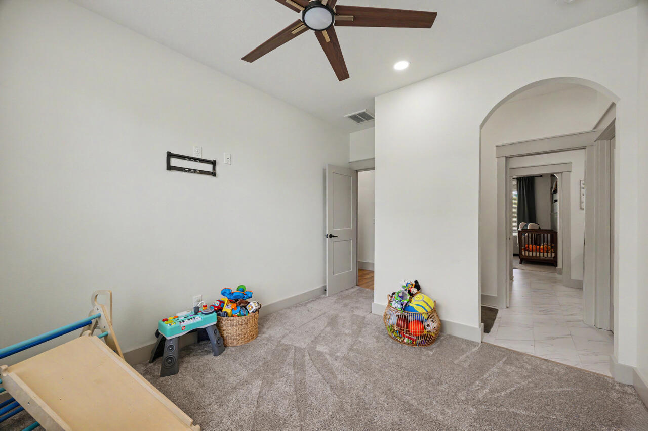 PARADISE UNREC - Residential