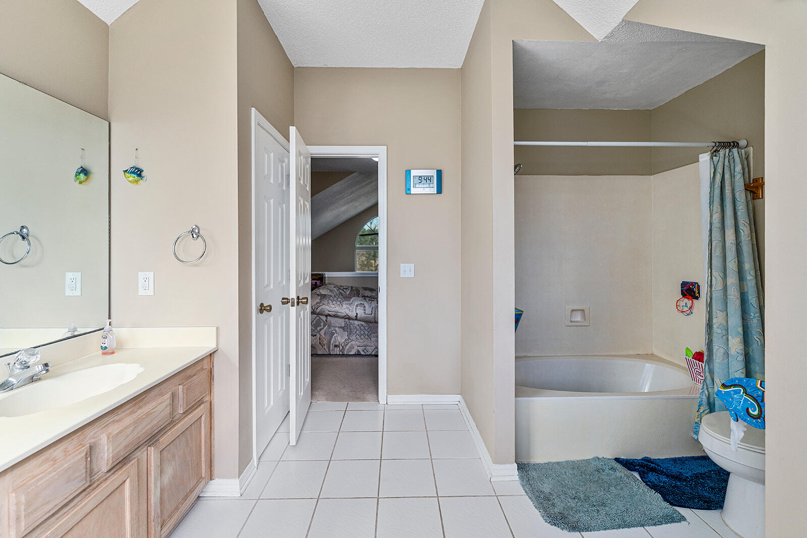 LAKEVIEW ESTATES - Residential