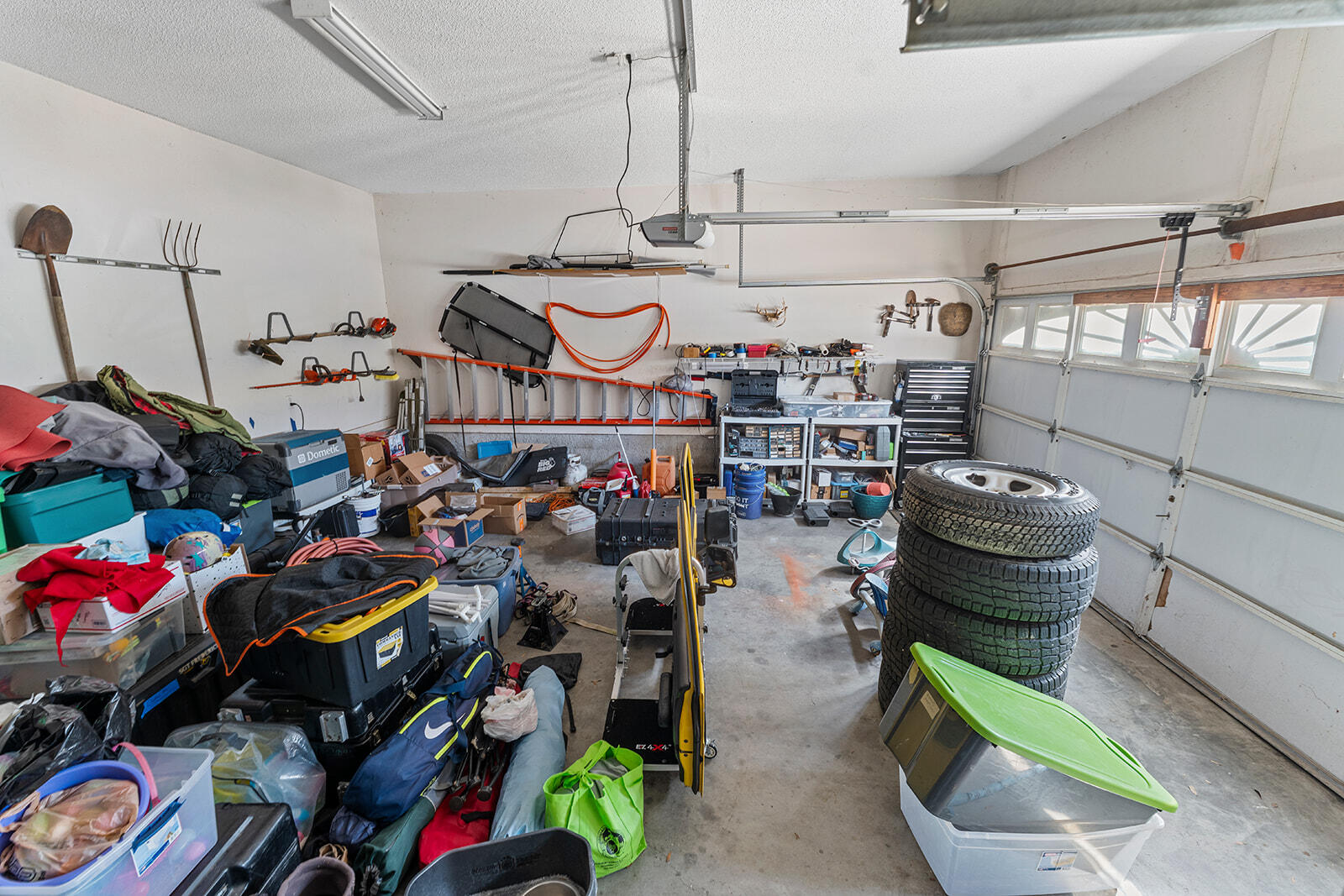 LAKEVIEW ESTATES - Residential