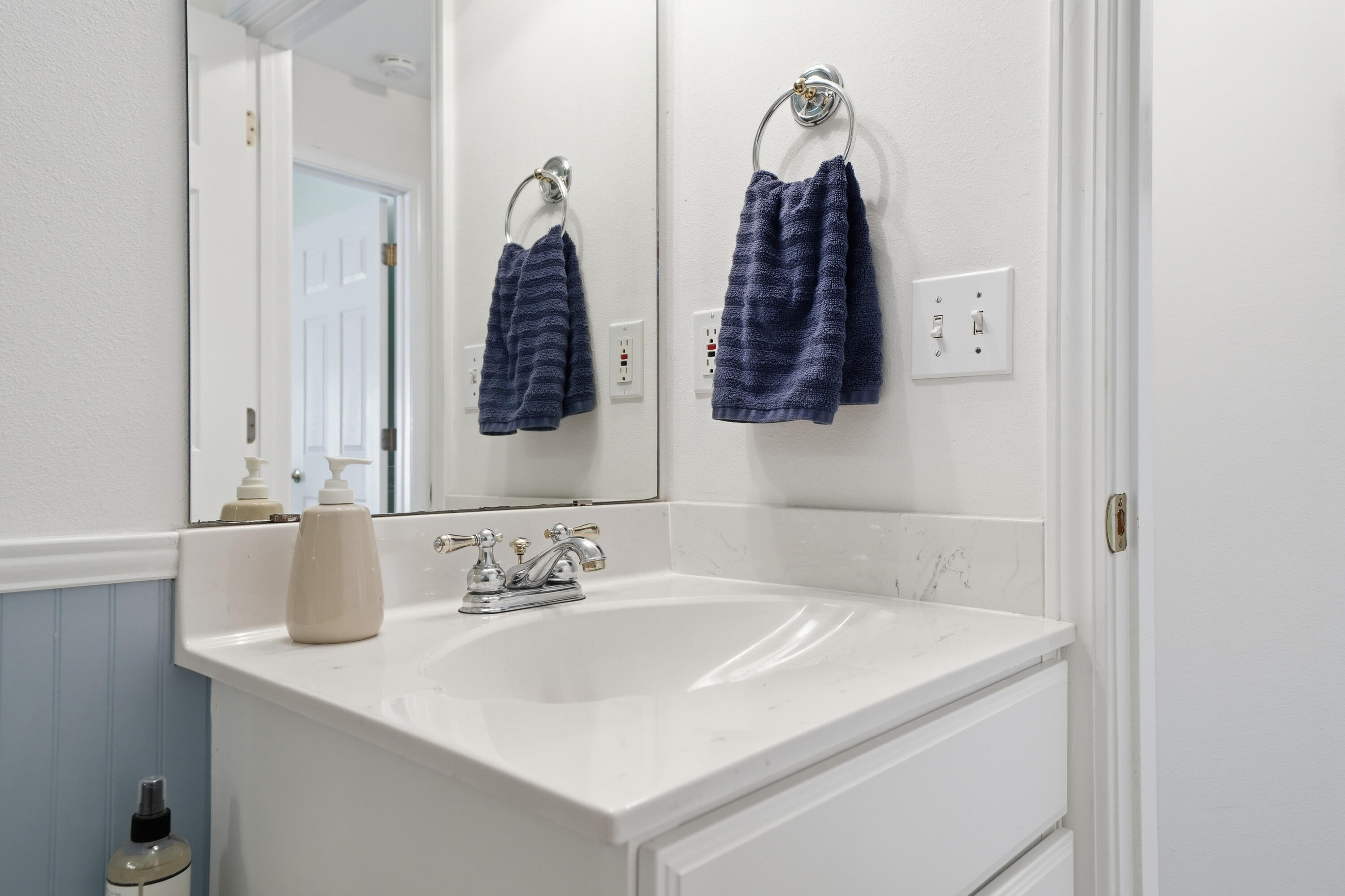 HOLLEY BY THE SEA - Residential