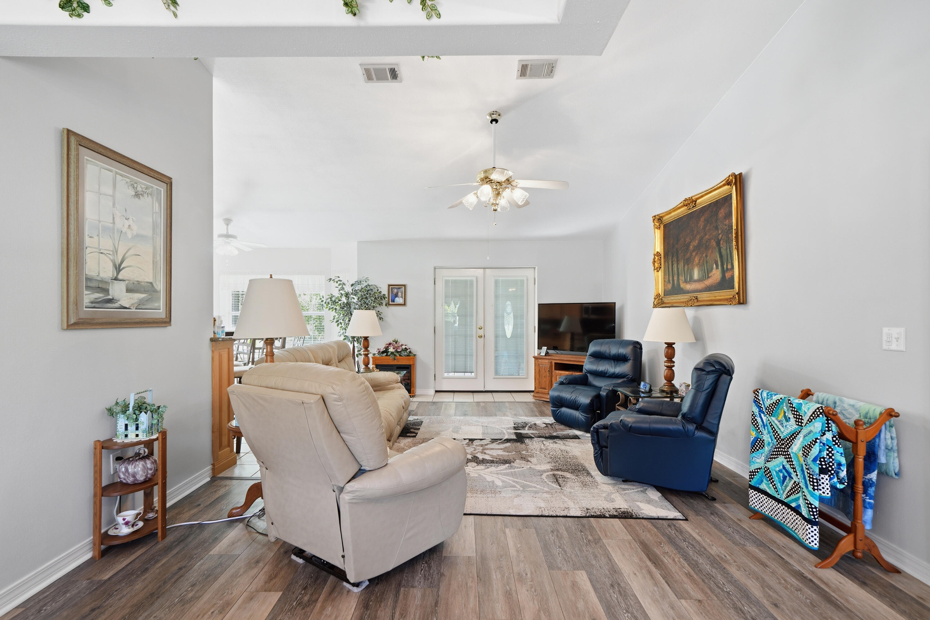 HOLLEY BY THE SEA - Residential