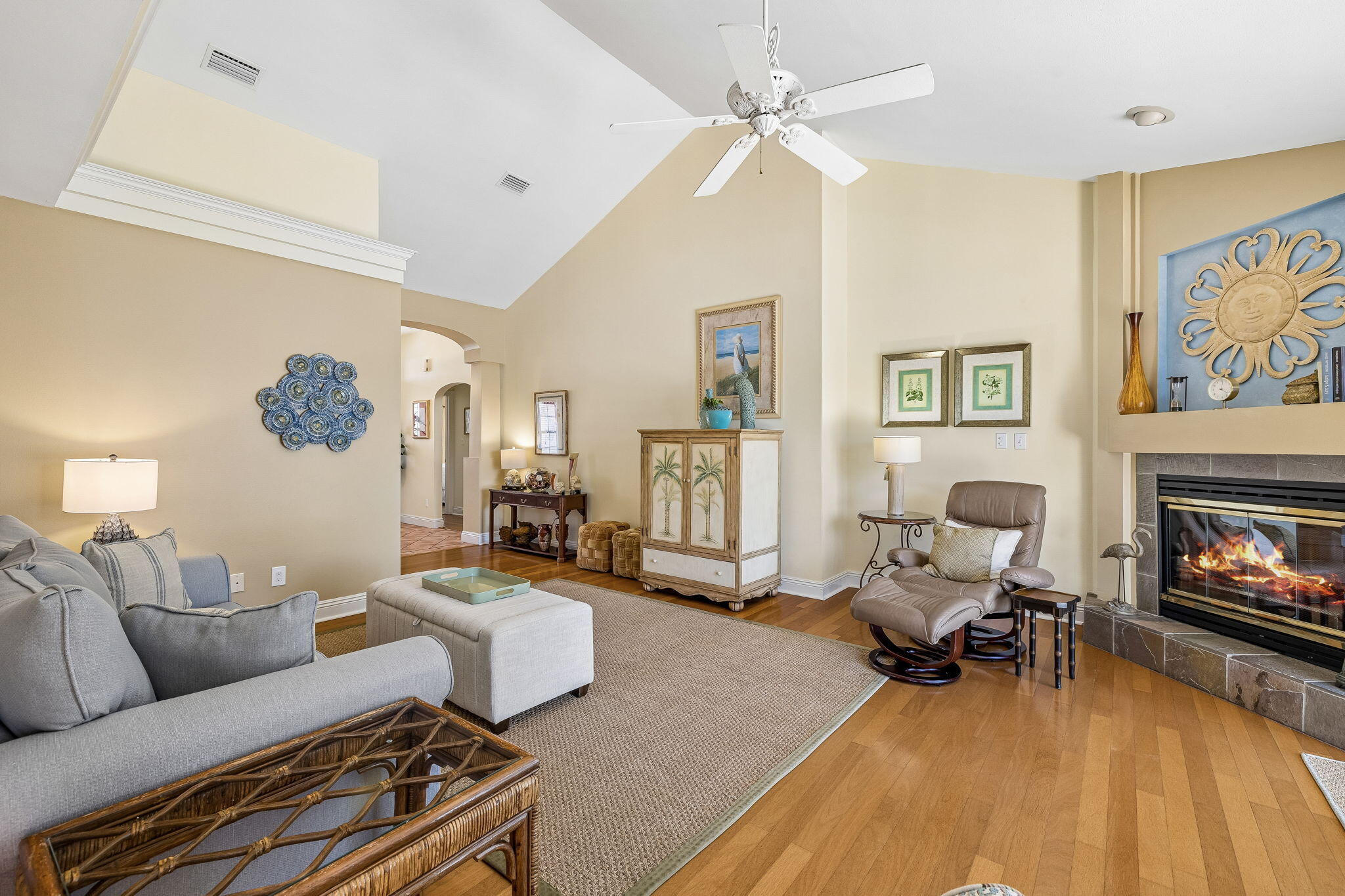 4628 Paradise Isle