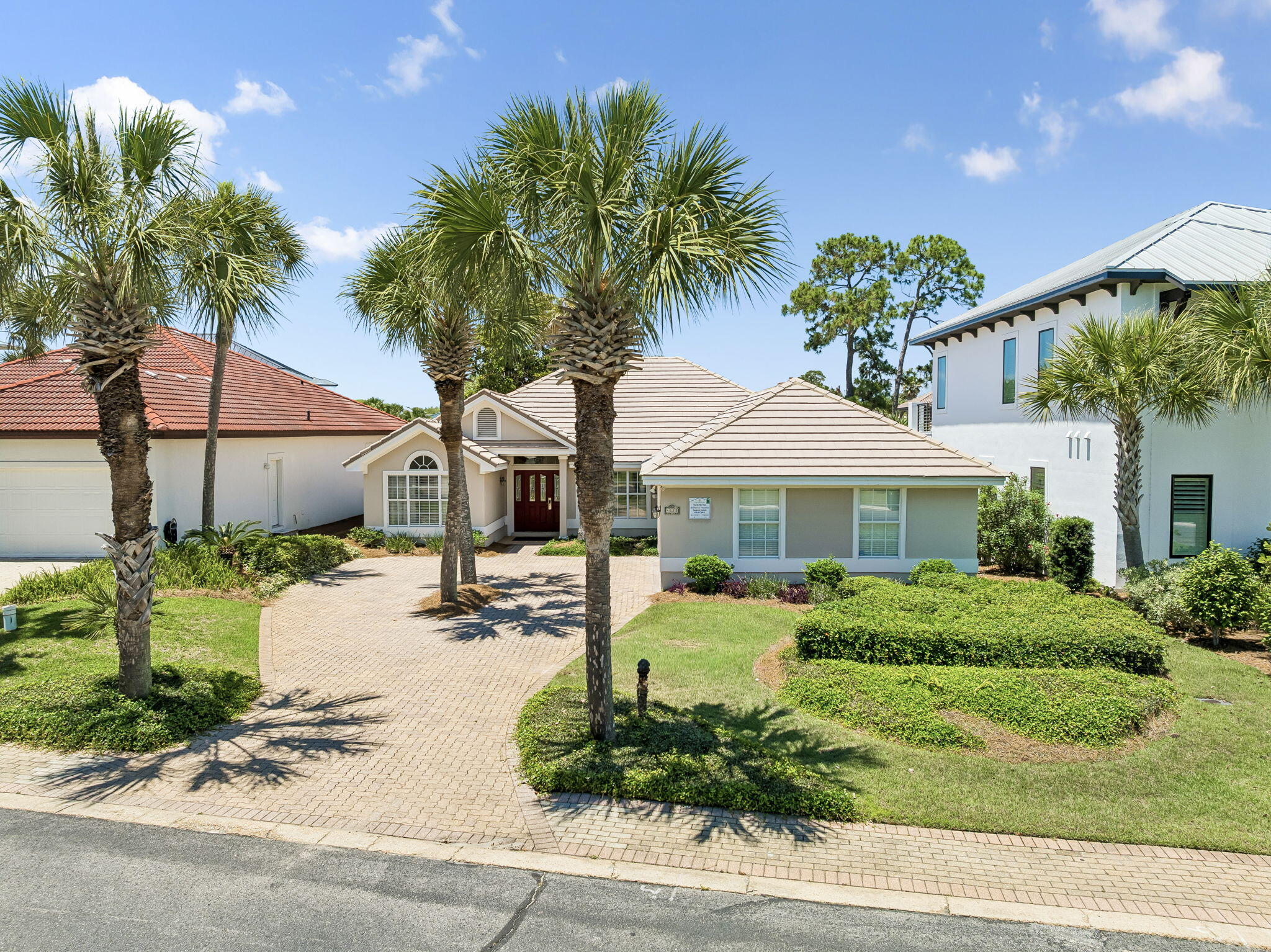 4628 Paradise Isle