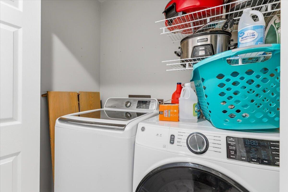 FOX DEN VILLAGES - Residential